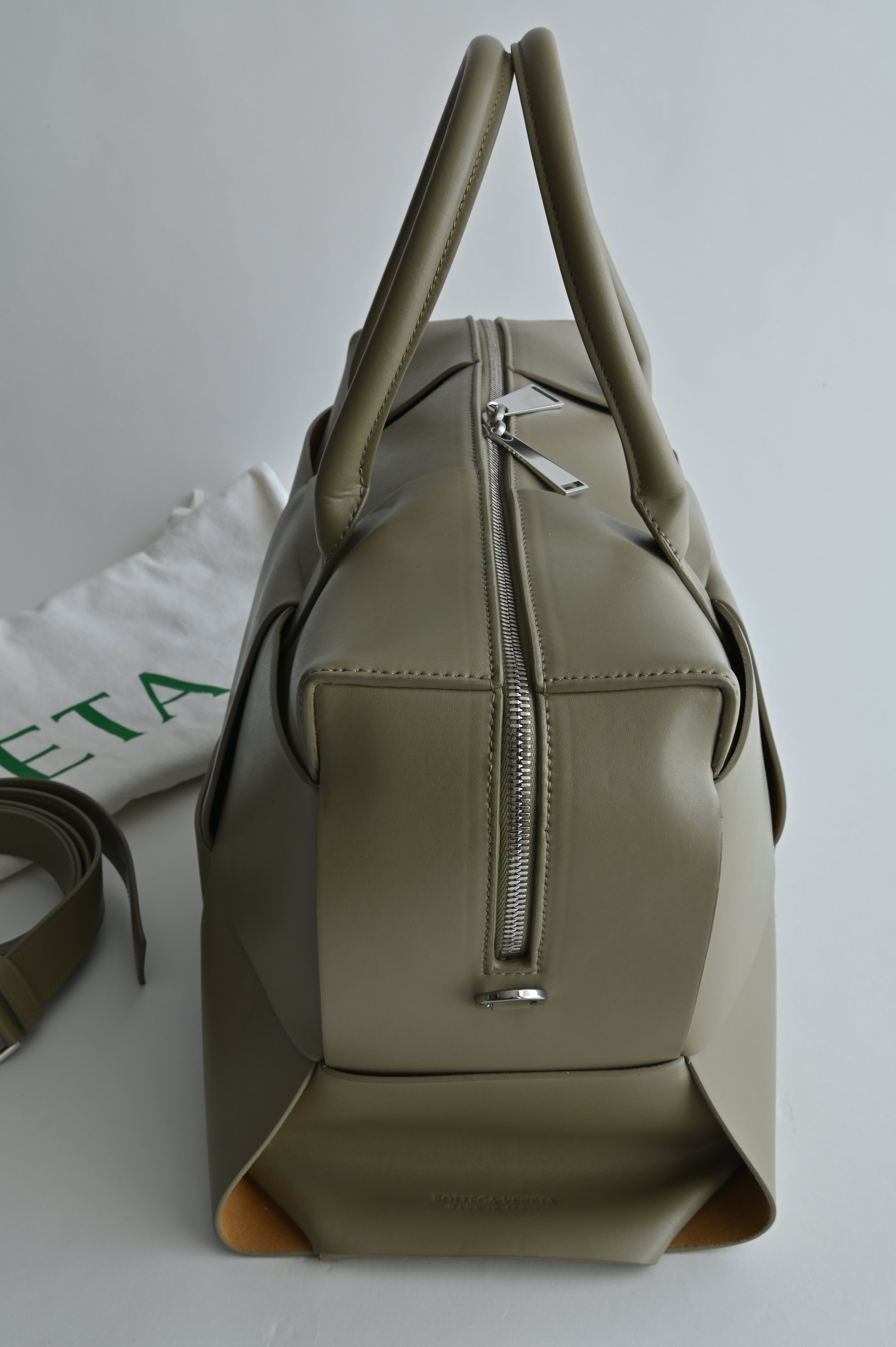 Bottega Veneta Calf Leather Maxi Intrecciato Arco Briefcase