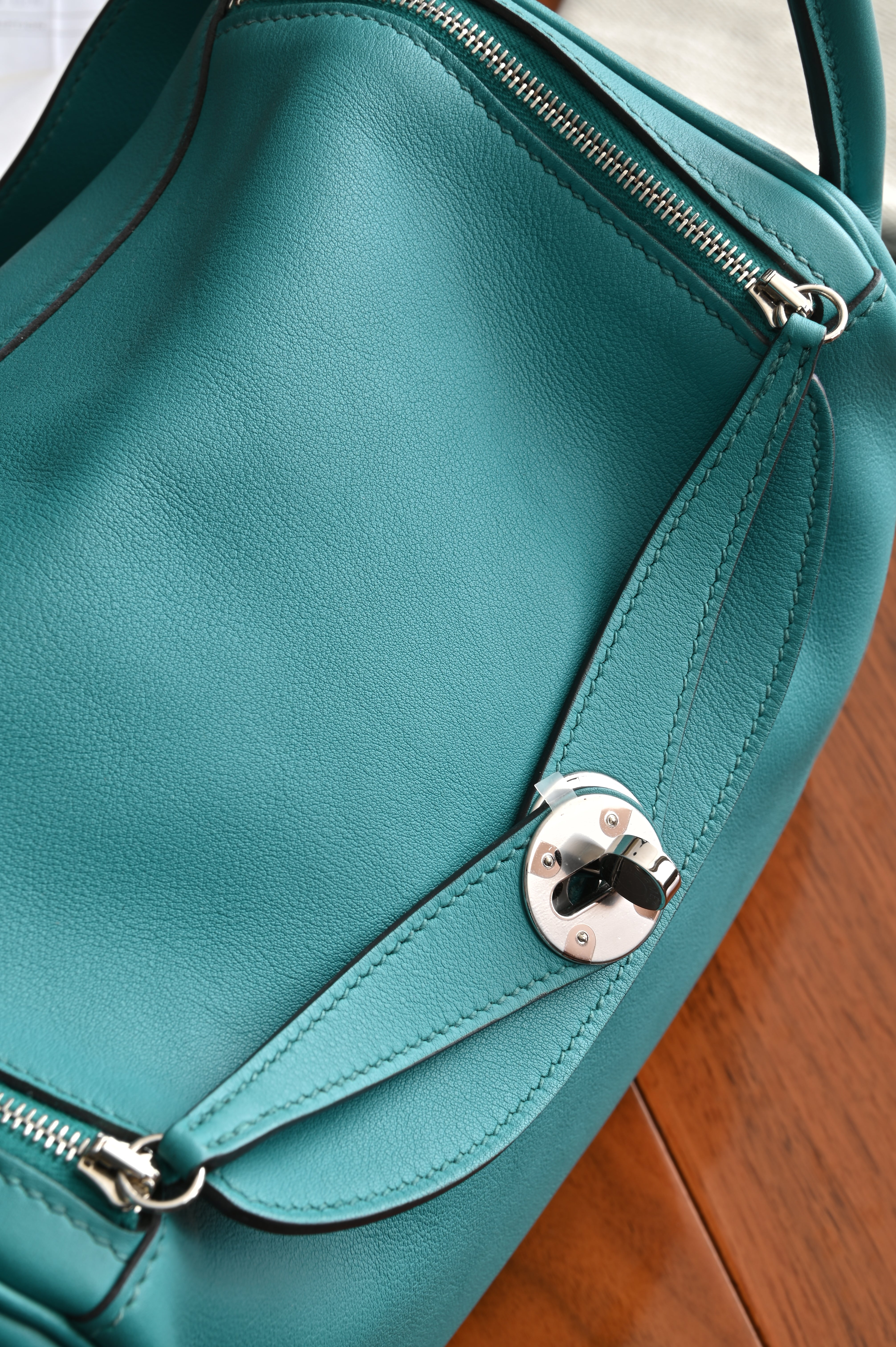 Hermès Lindy 26 Veau Swift leather Bleu Paon bag