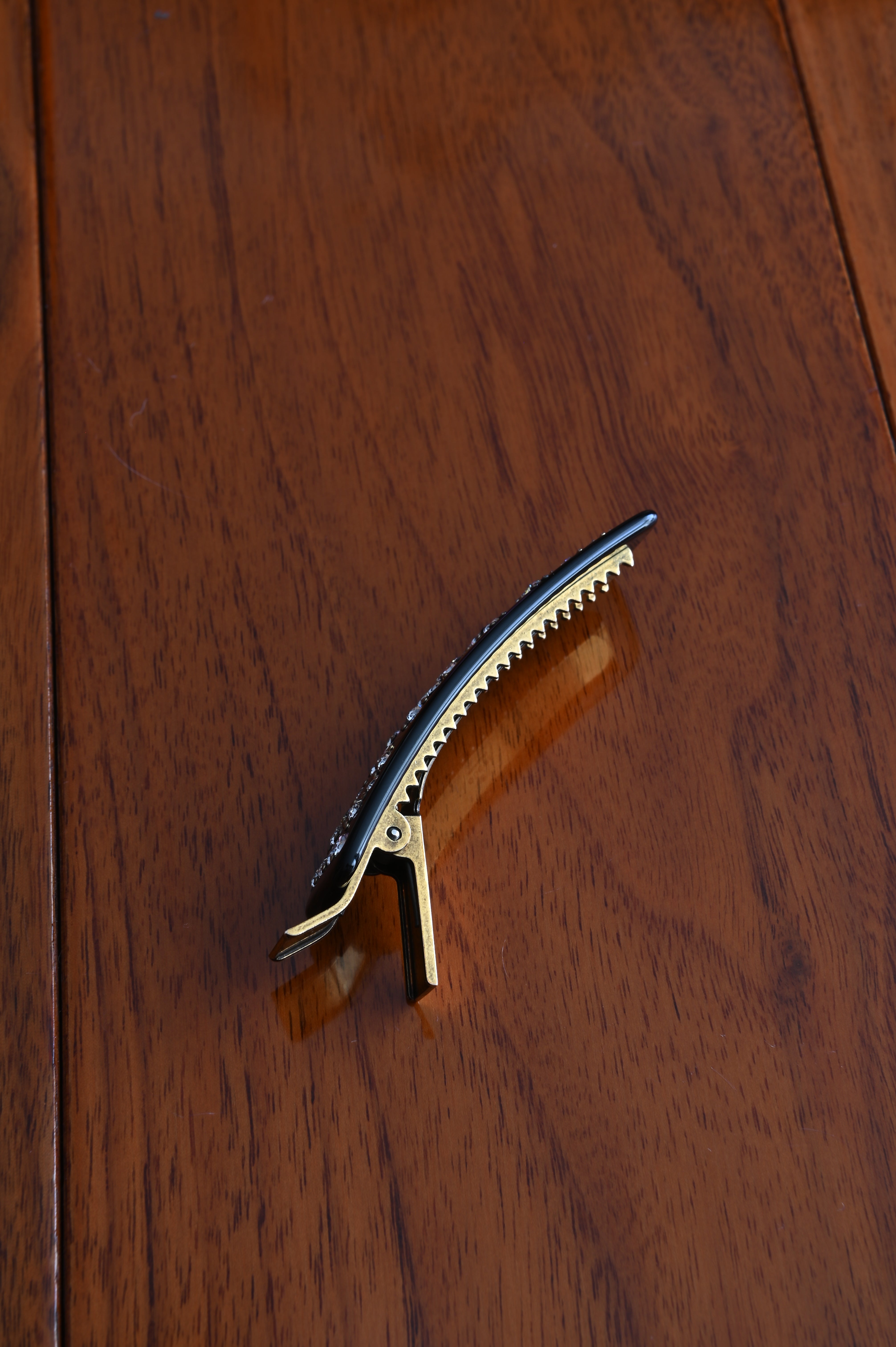 GUCCI Rhinestone Hair Clip Resin side