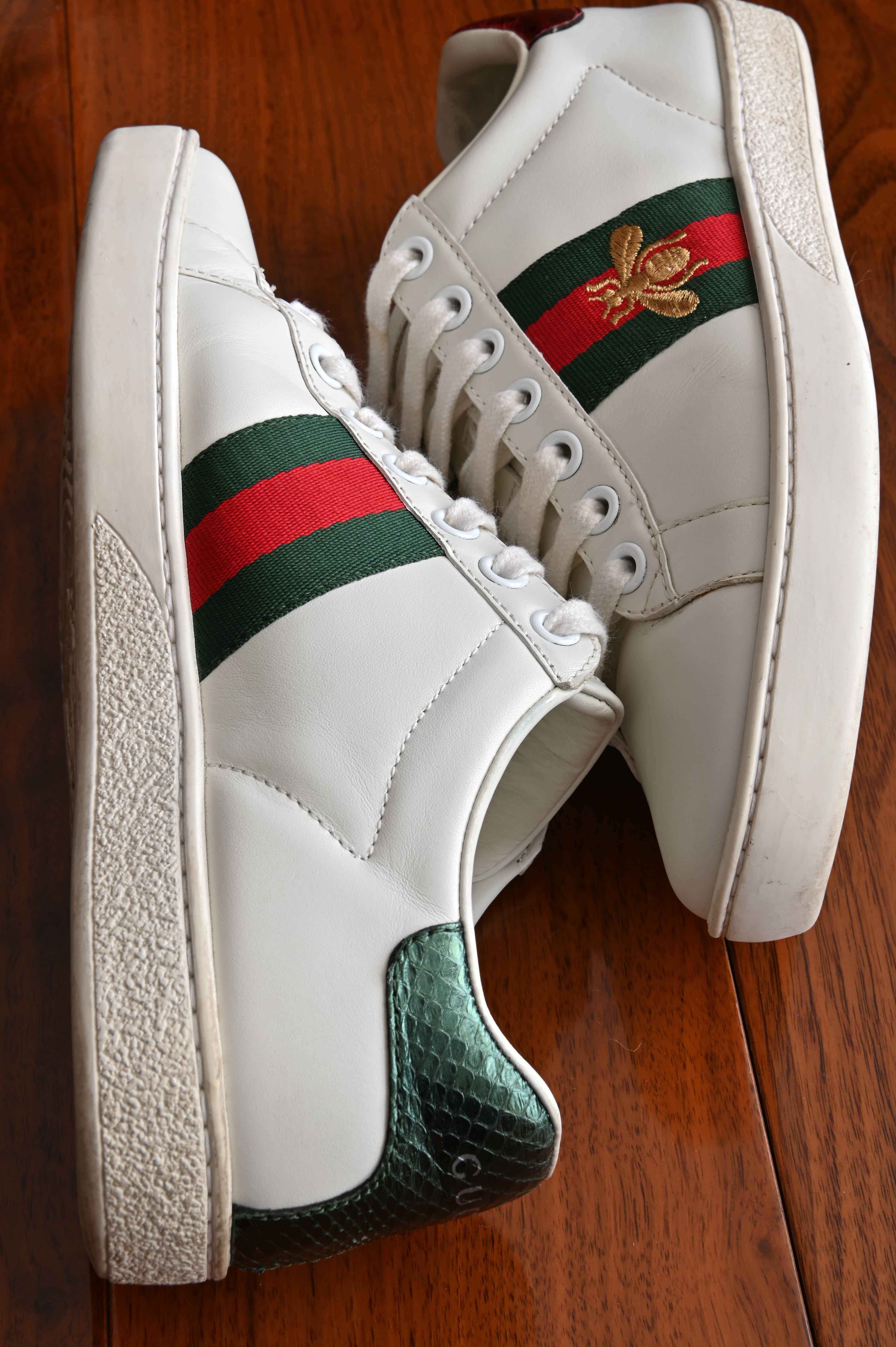 Gucci Ace low-top sneakers White Leather with Green Red Web stripe gold Embroidered Bee side two