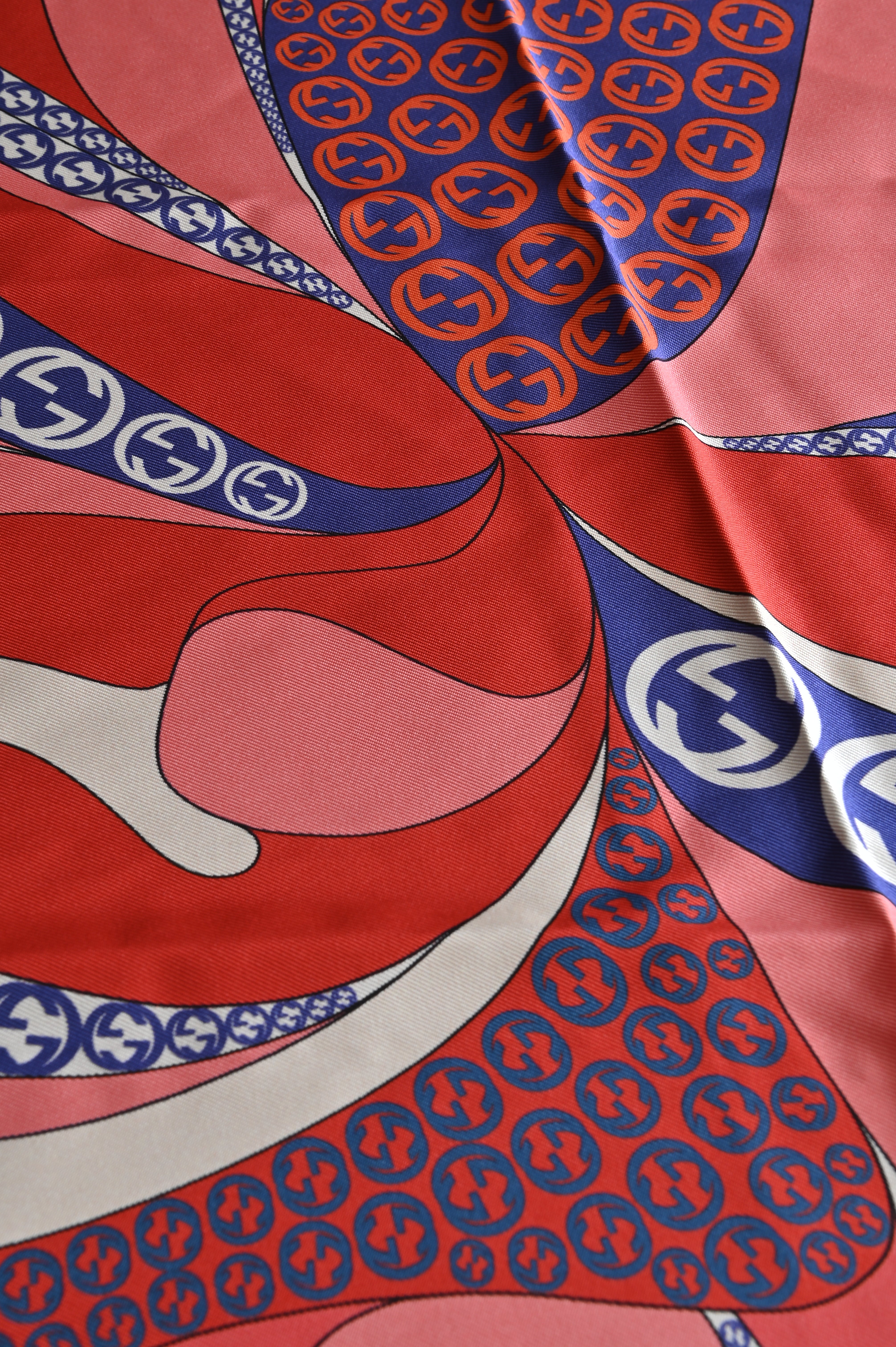 Gucci Bauhinia flower Silk Scarf flat