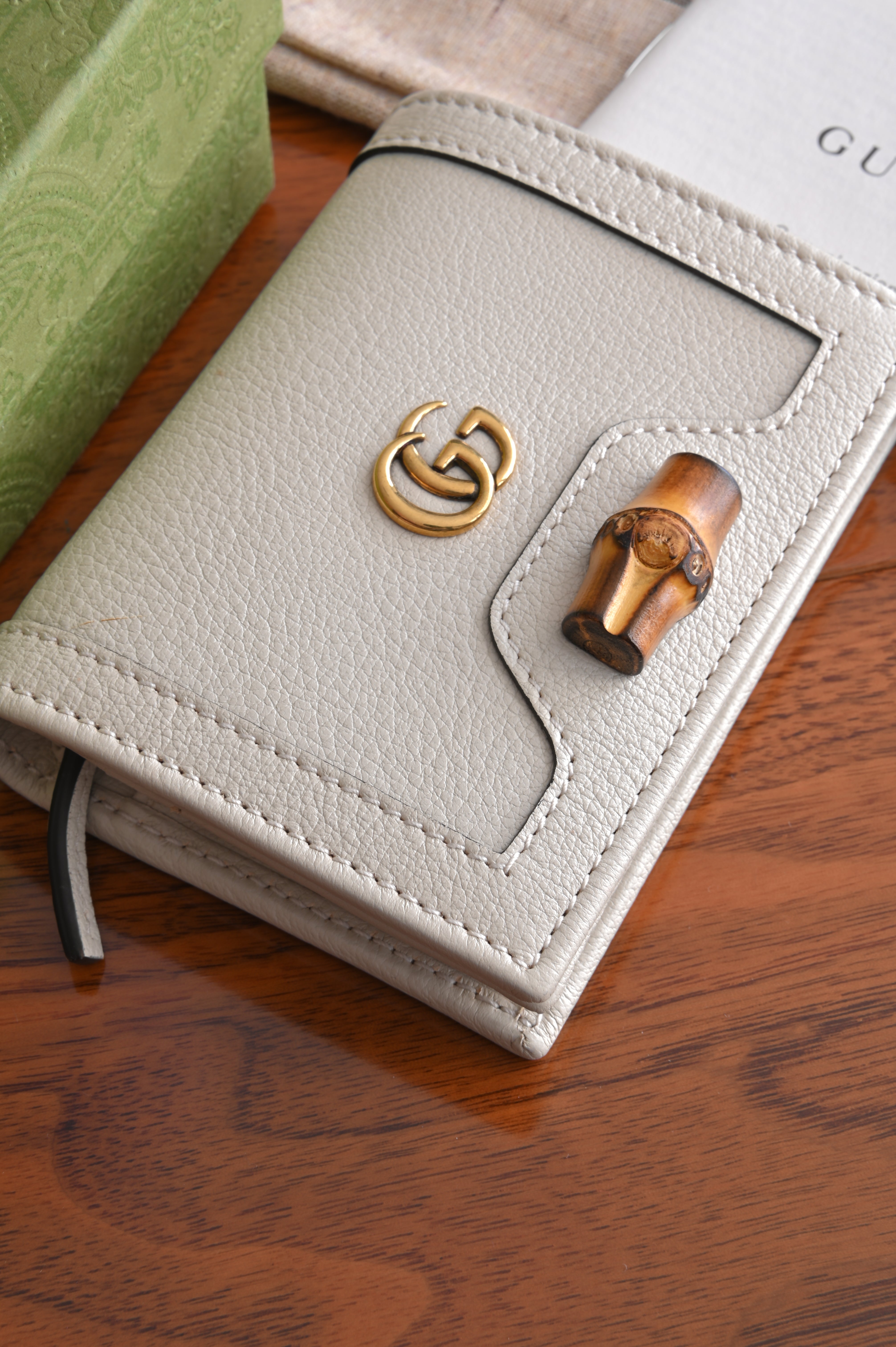 Gucci Diana Compact Leather Wallet left corner