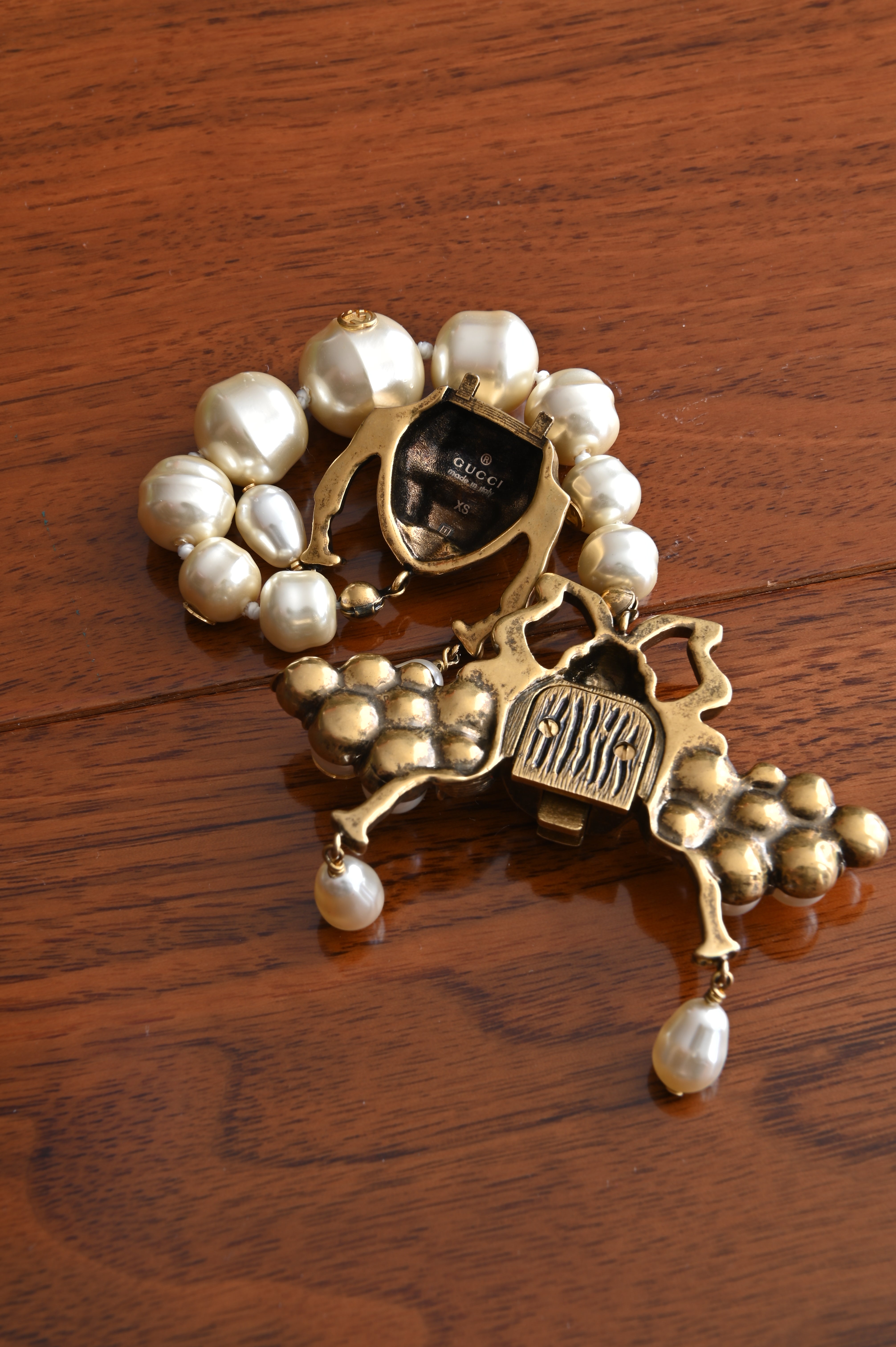 Gucci Gold Pearl Bee Brooch detached two