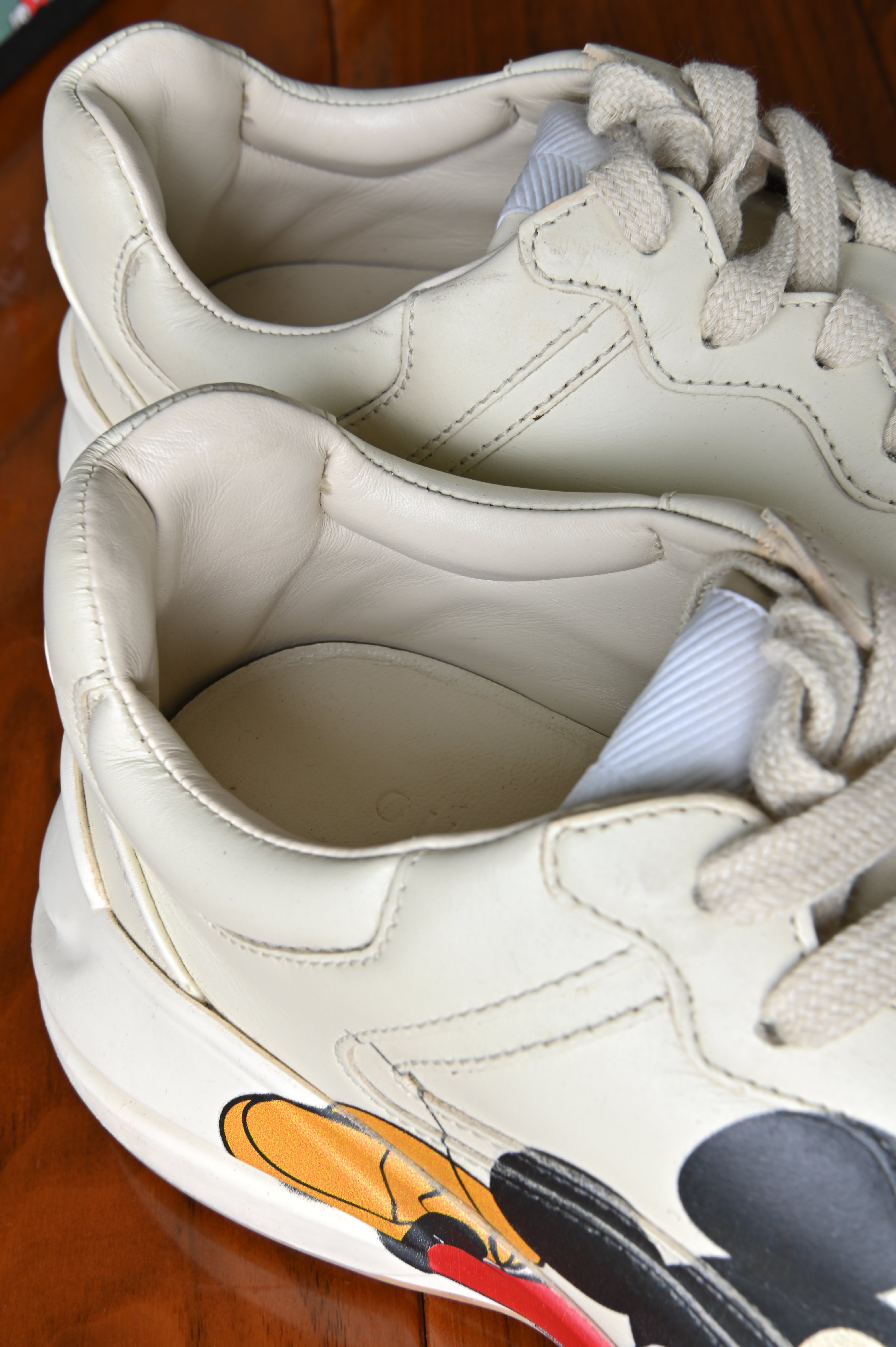 Gucci Mickey Mouse Rhyton hem