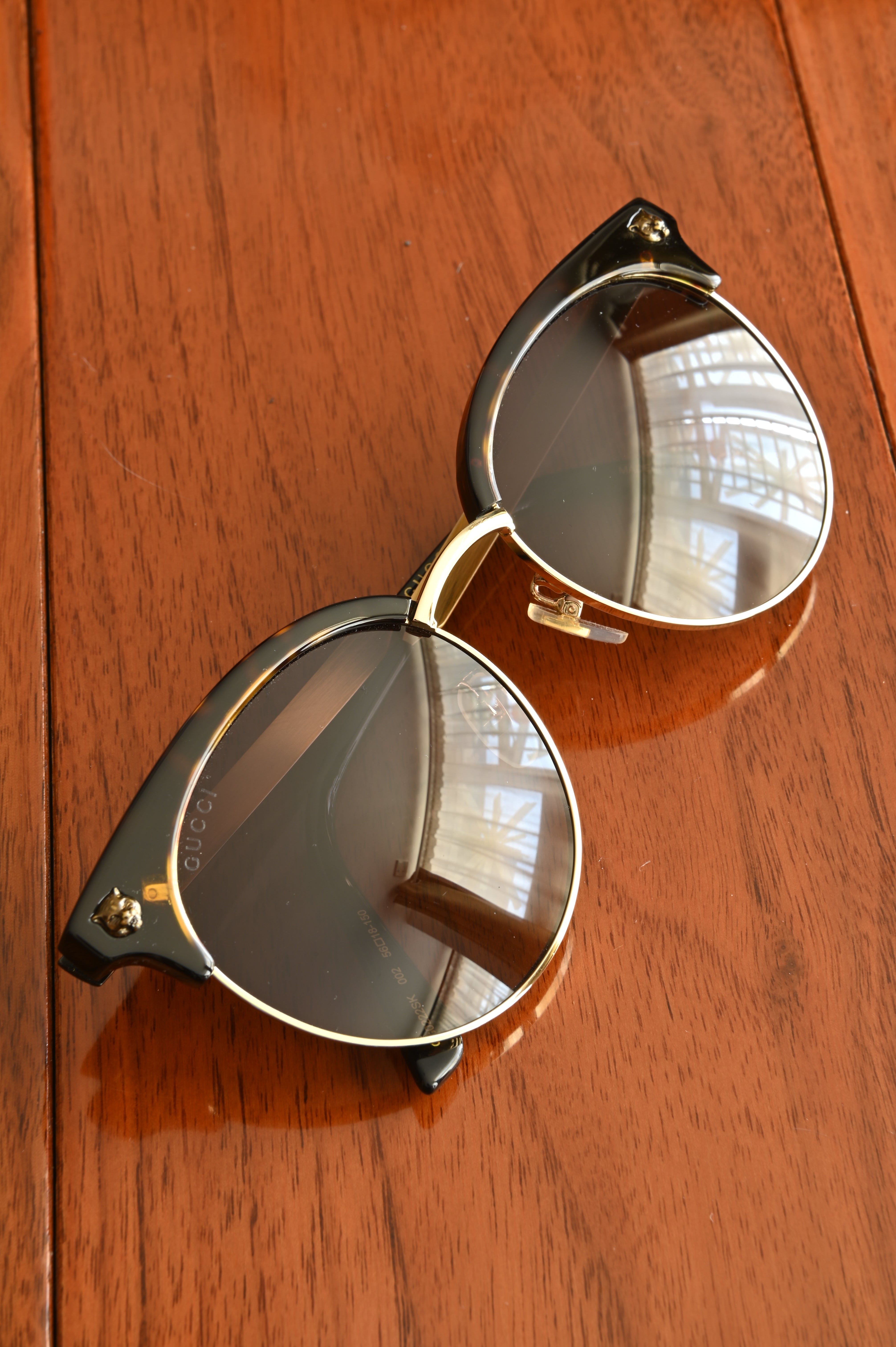 Gucci Tiger detail Cats-eye sunglasses front