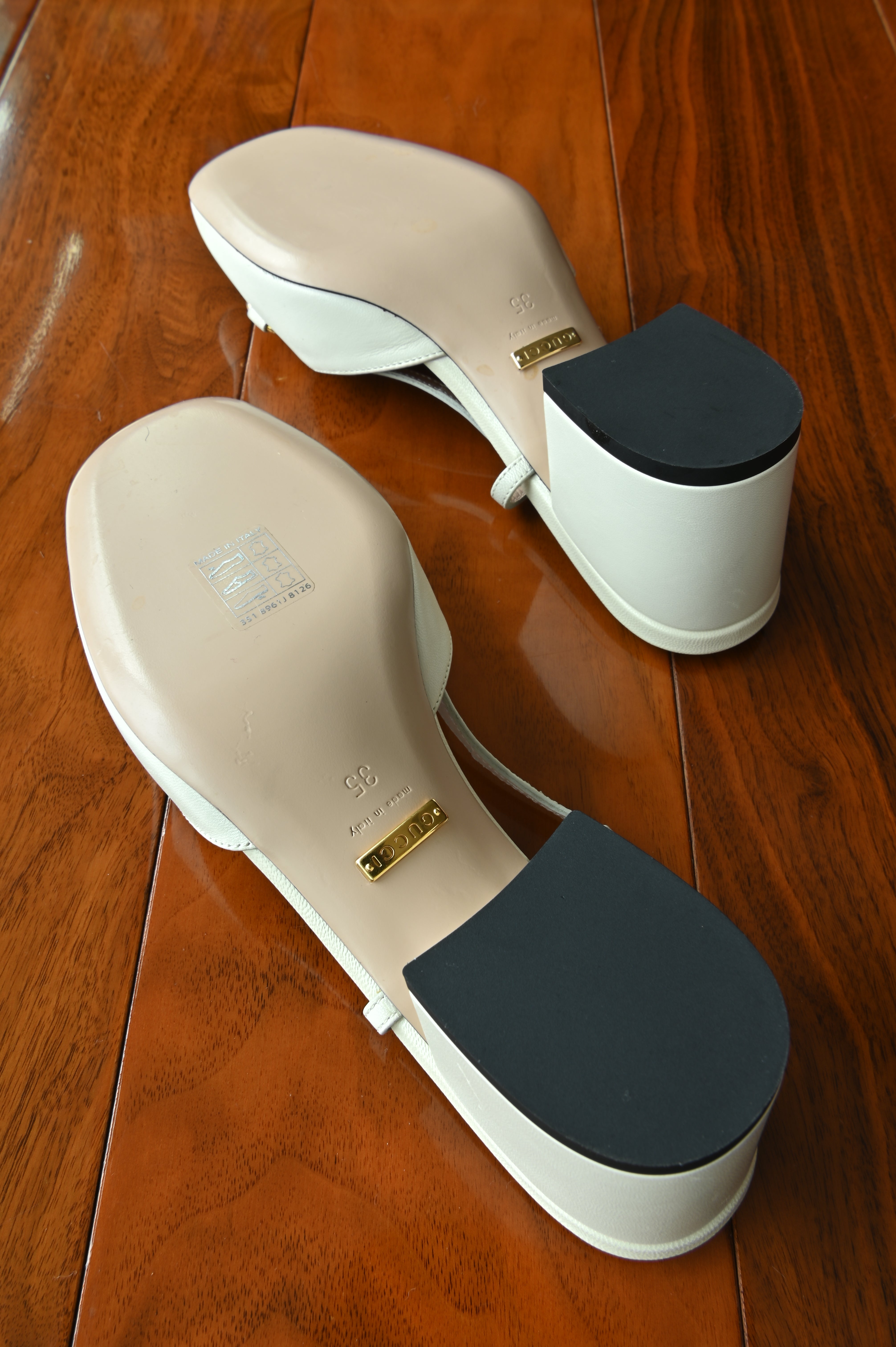 Gucci White Horsebit Lamb Leather Slingback Pumps bottom