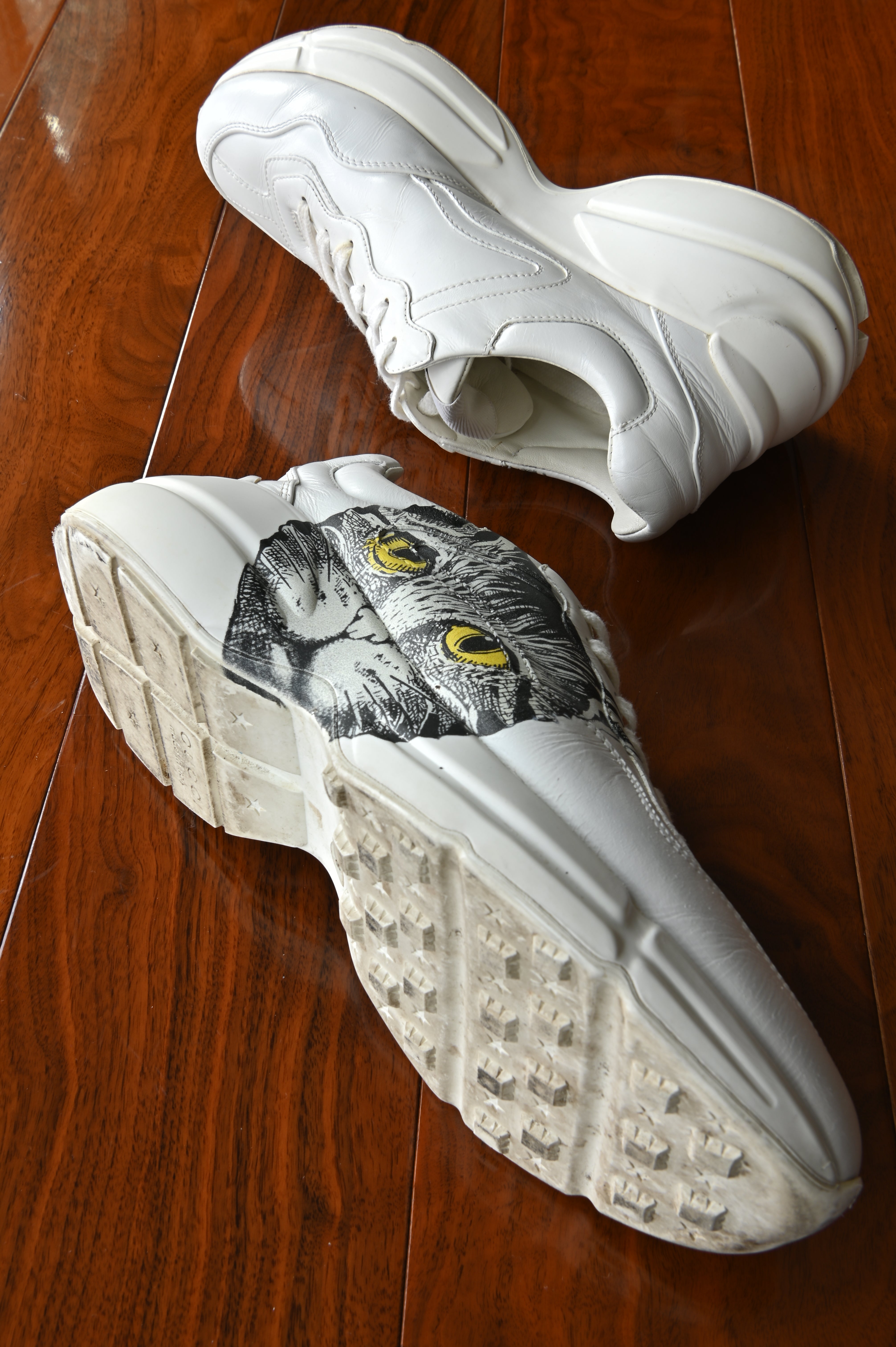 Authentic preloved Gucci White Rhyton Cat Sneakers – left side view with cat graphic