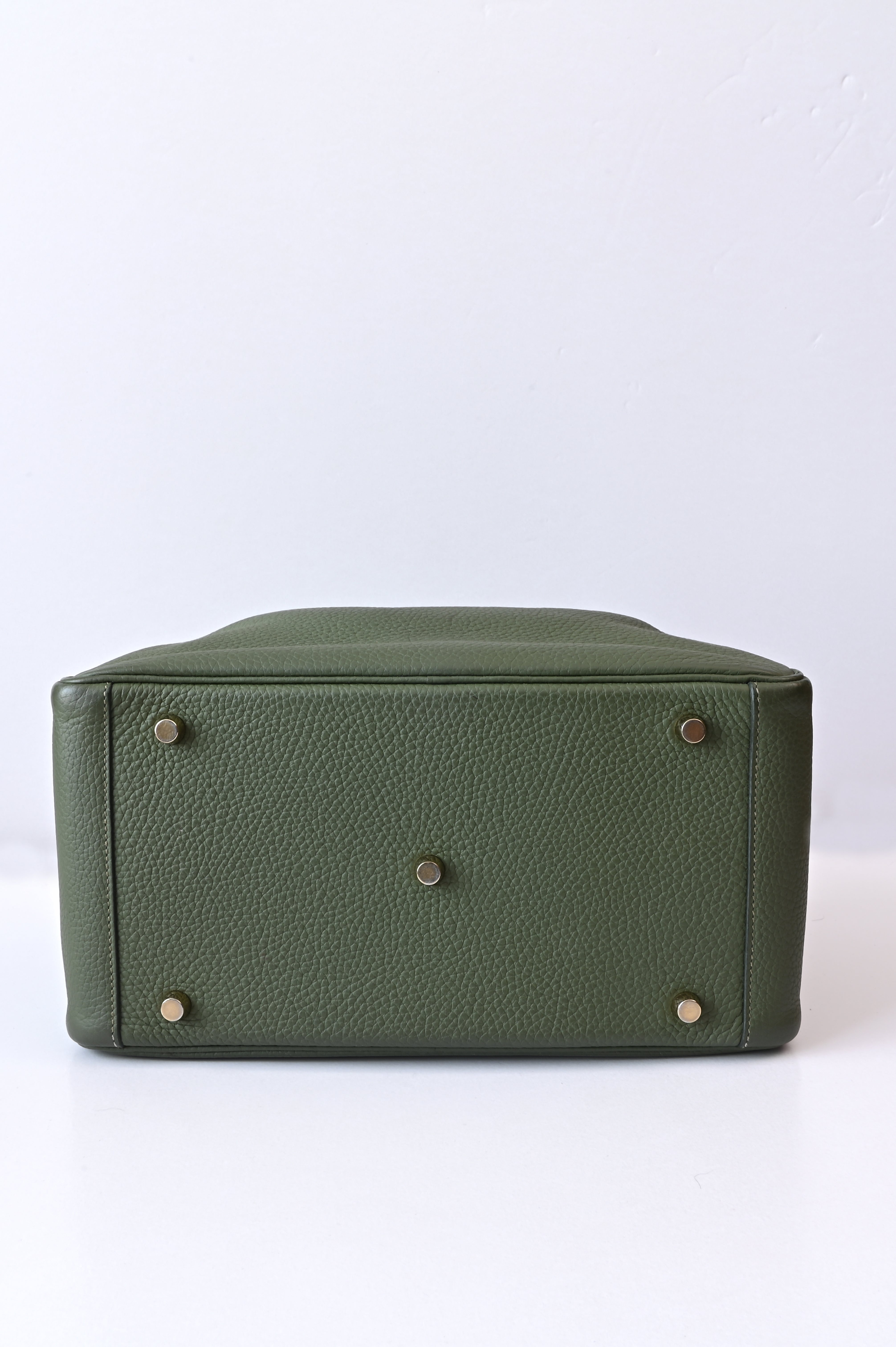 Hermes Lindy Taurillon Clemence 30 in Olive green and gold hardware