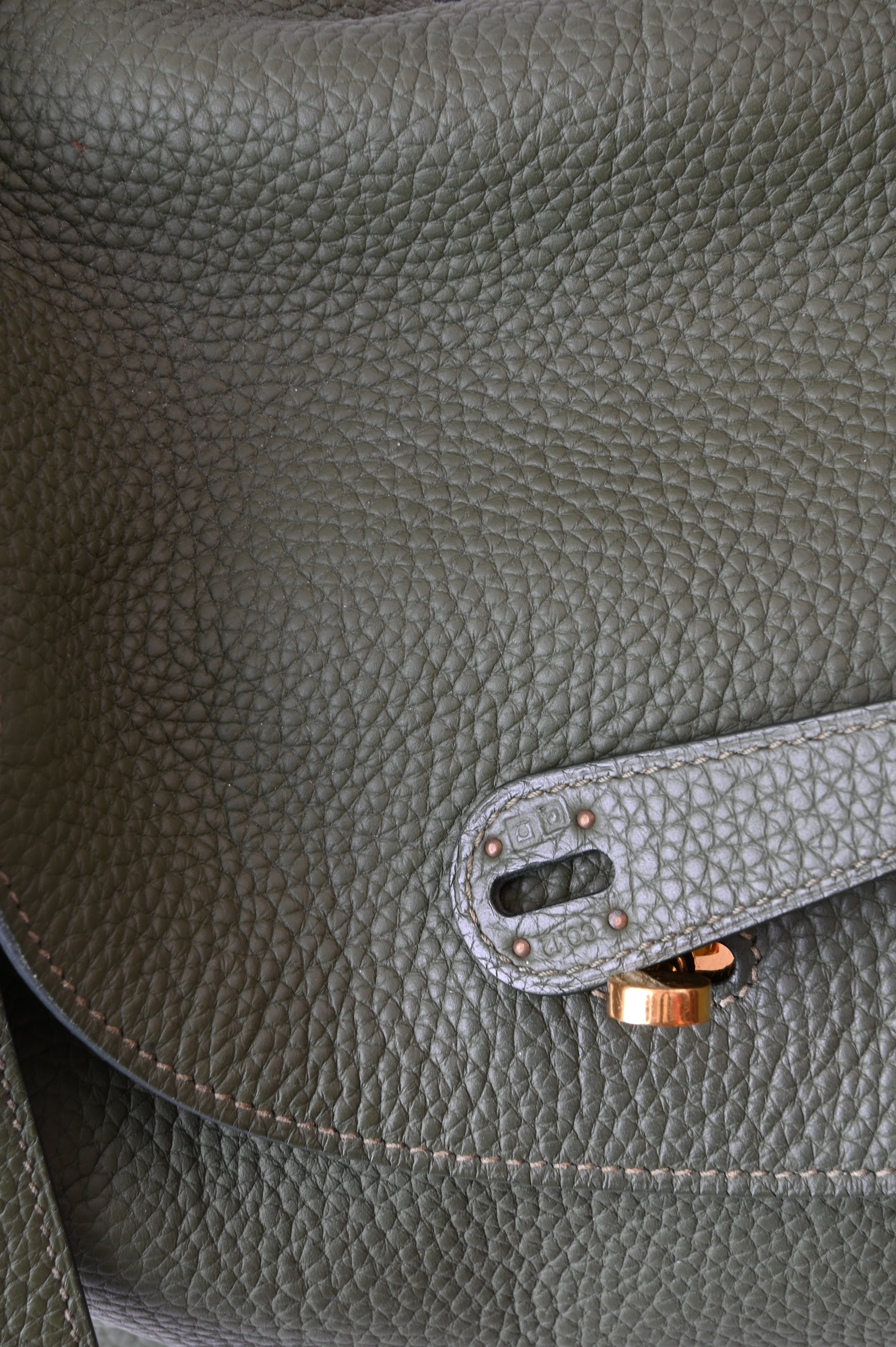 Hermes Lindy Taurillon Clemence 30 in Olive green and gold hardware