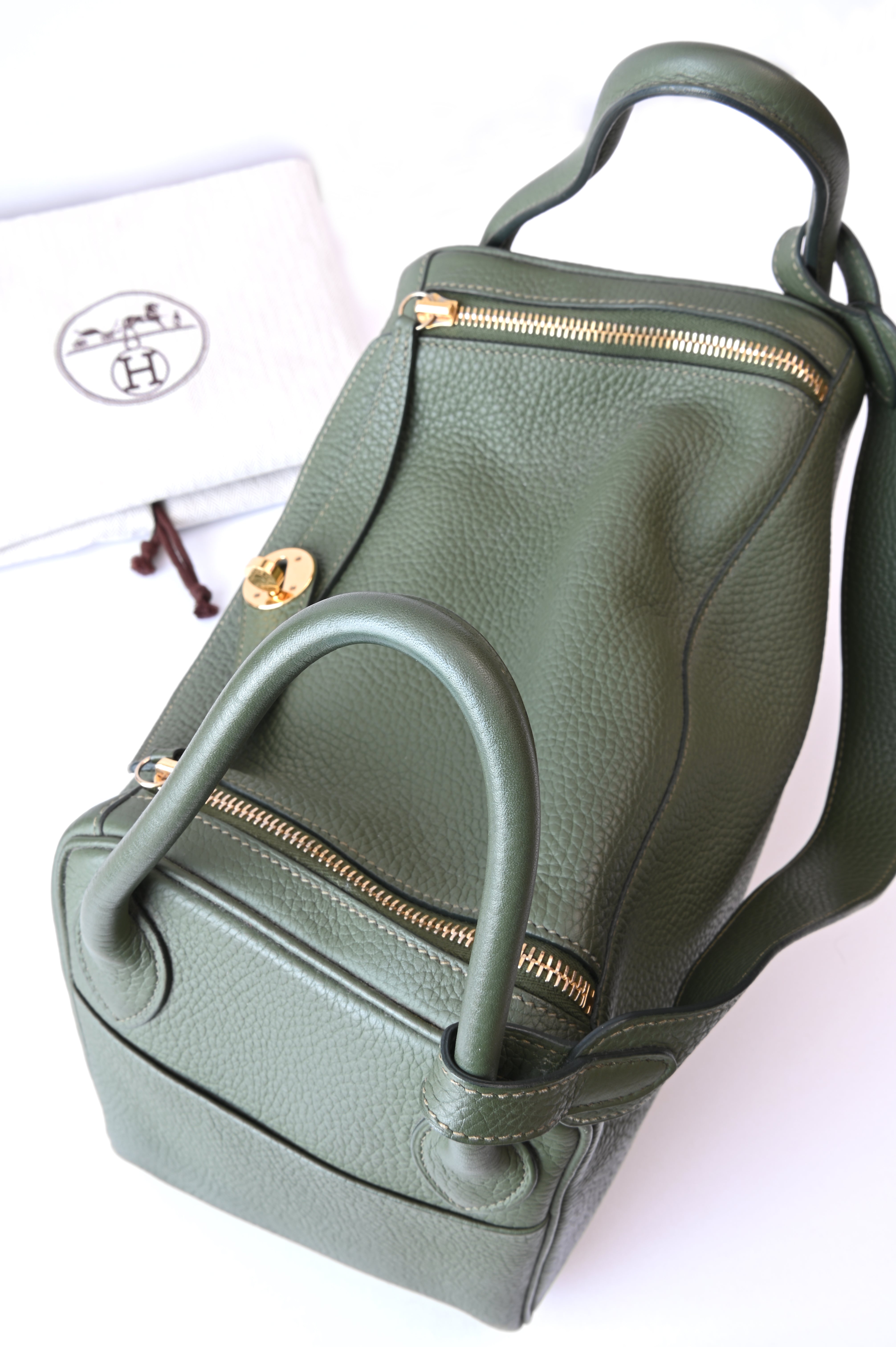 Hermes Lindy Taurillon Clemence 30 in Olive green and gold hardware