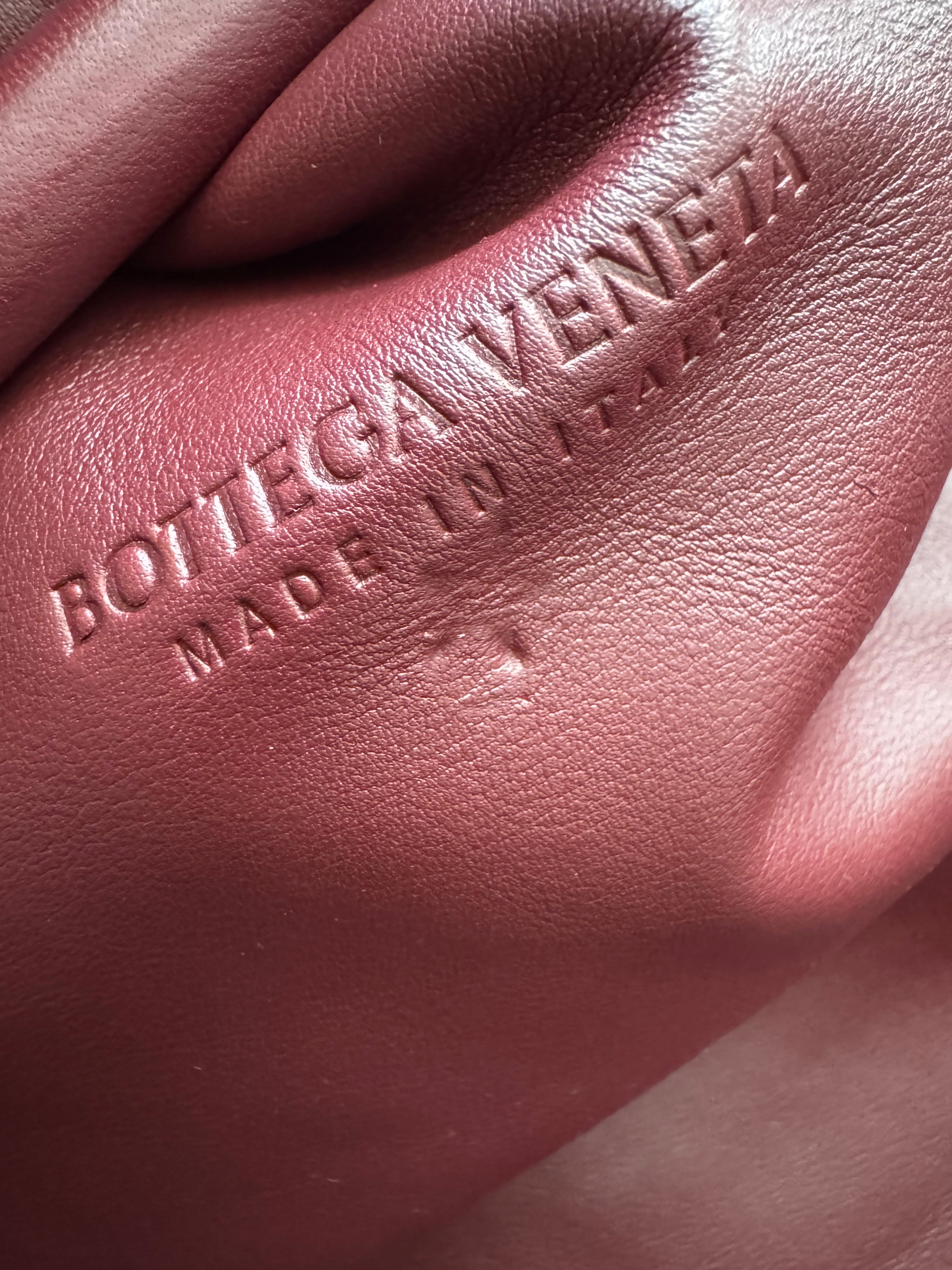 Bottega Veneta Teen Pouch Clutch bag in burgundy