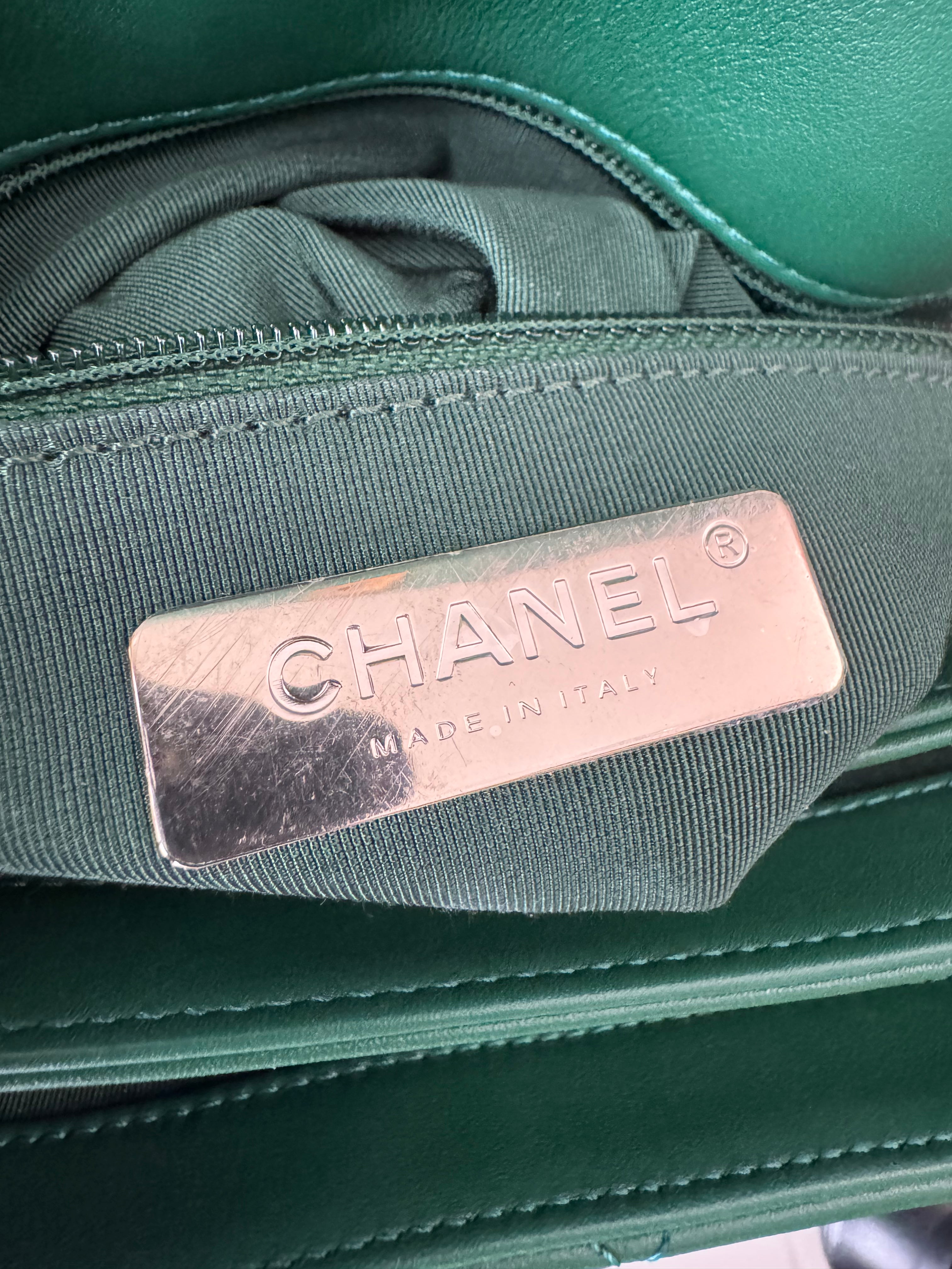 Chanel Chain Shoulder Bag Matelasse in Green and gold hardware