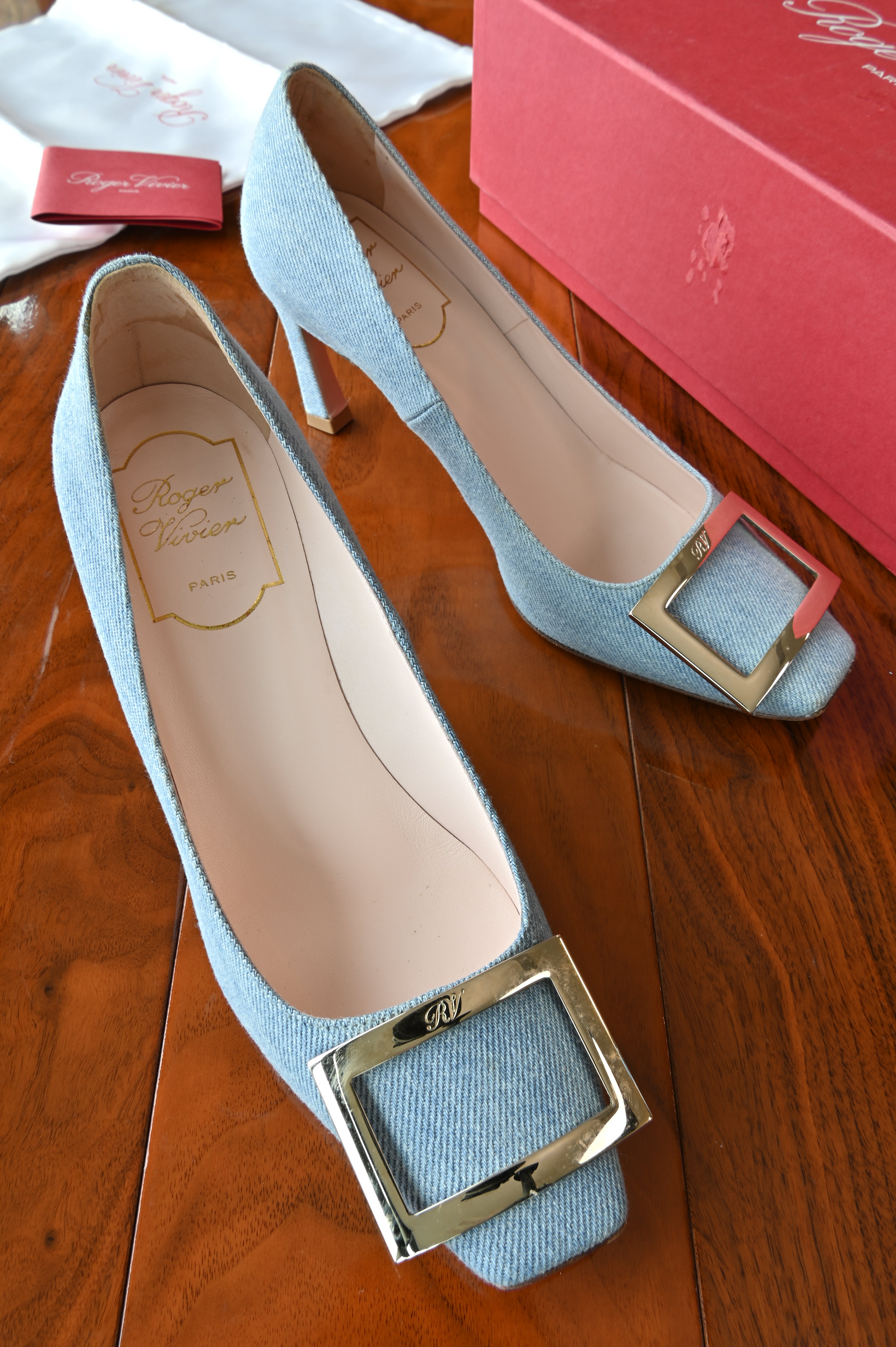 Roger Vivier Light Blue Denim Trompette Pumps