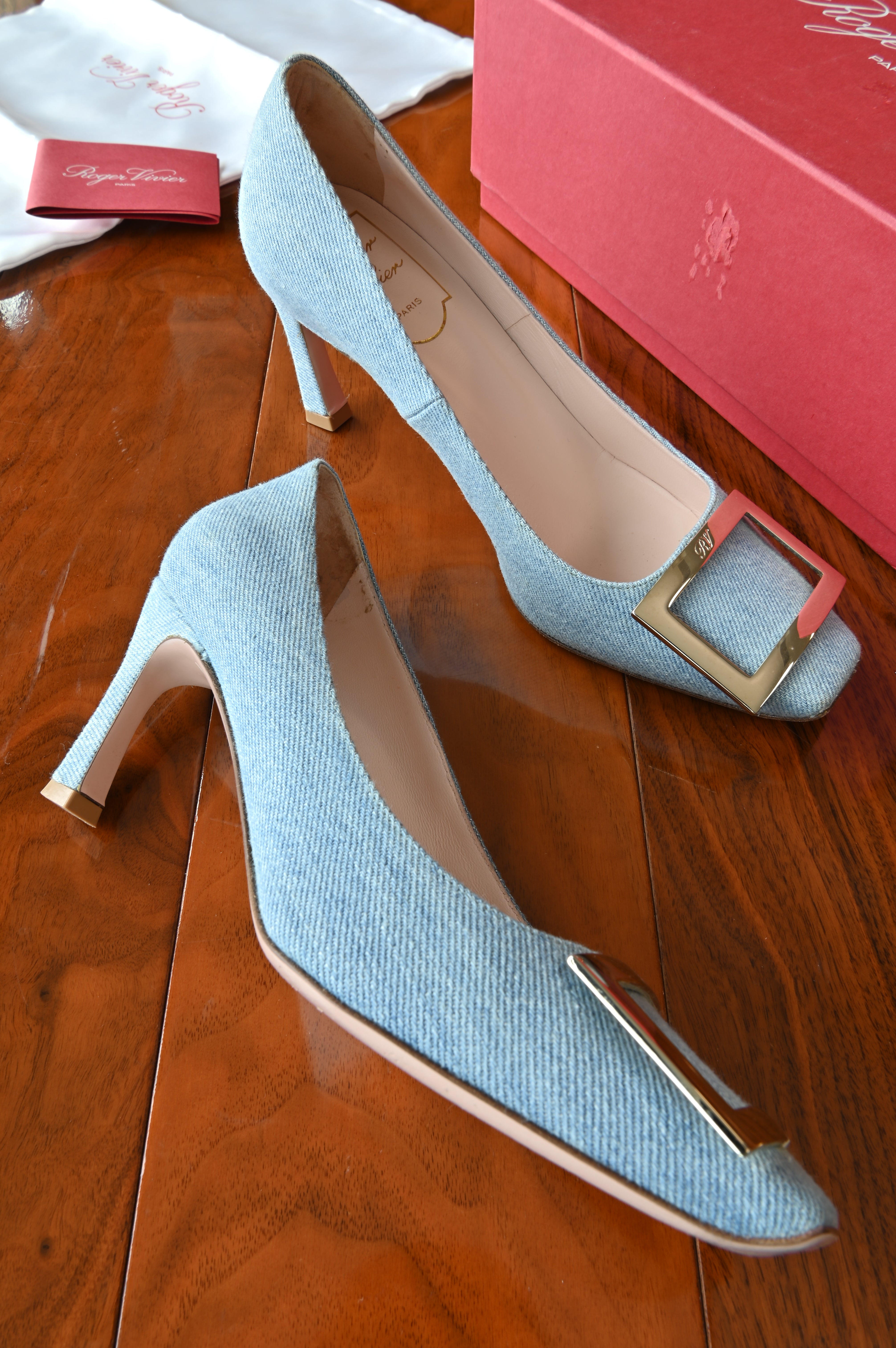 Roger Vivier Light Blue Denim Trompette Pumps left