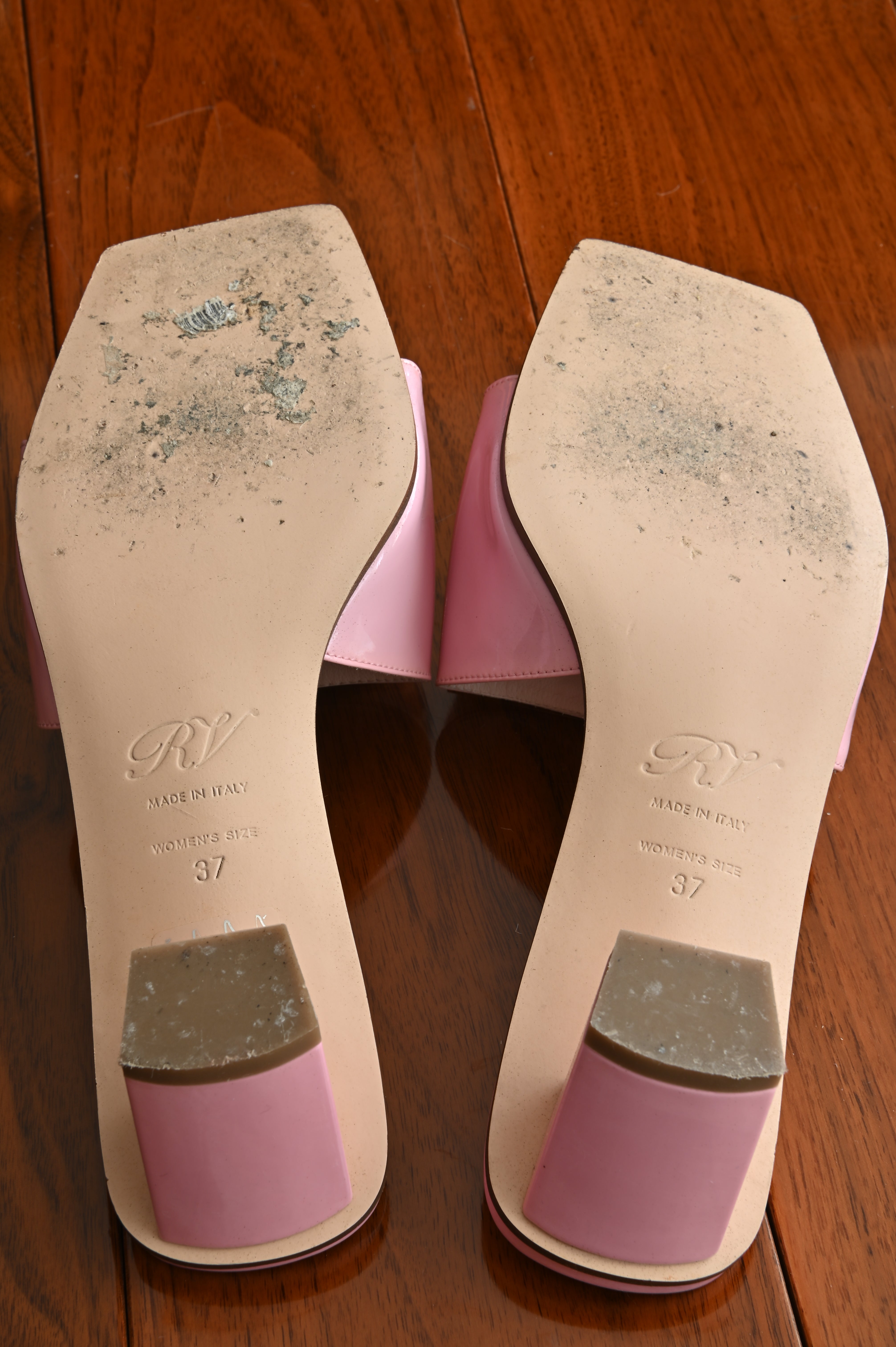 Roger Vivier Love metal Buckle Mule in pink Patent leather