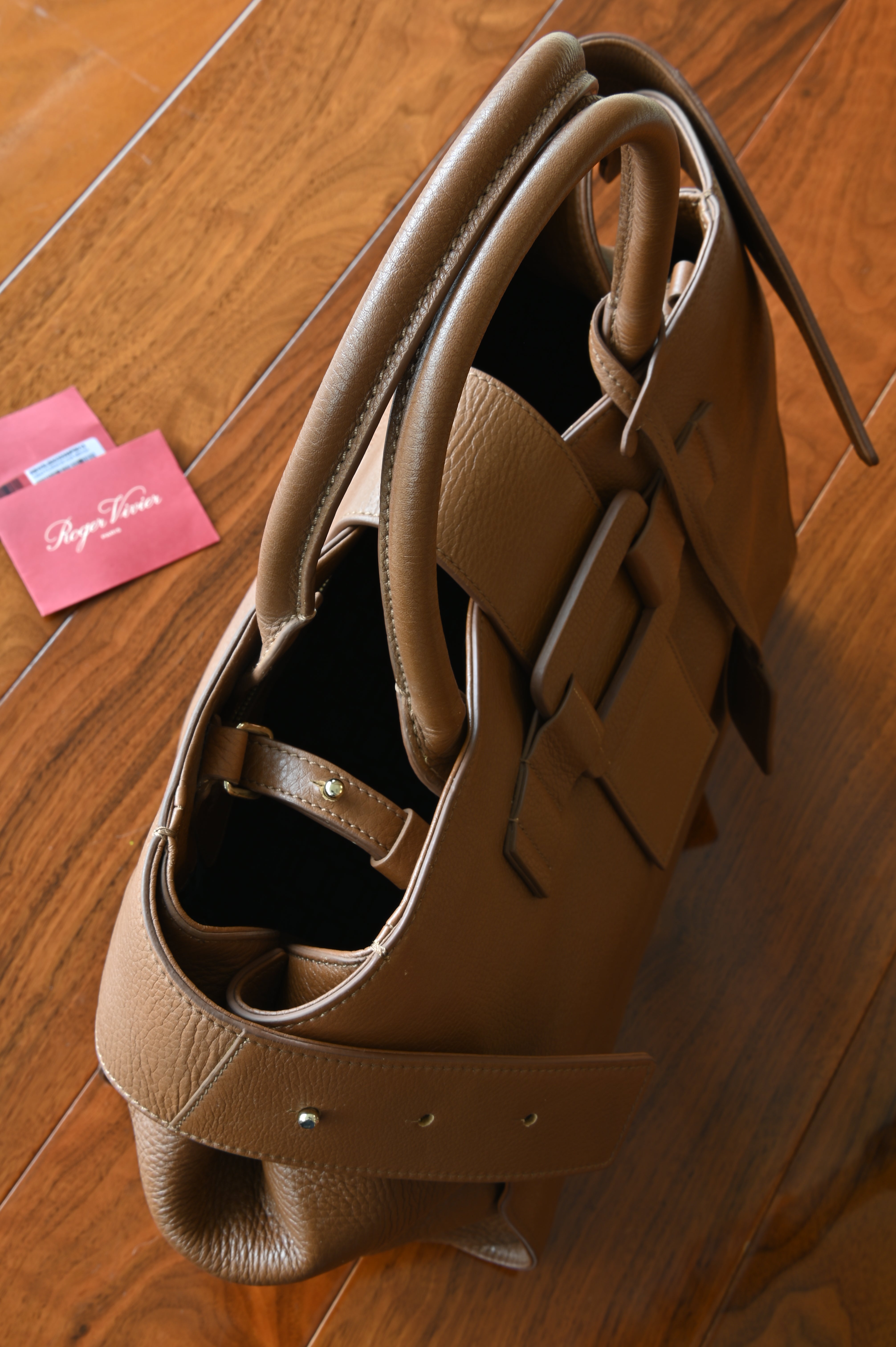 Roger Vivier Pilgrim De Jour Camel Tote Bag top