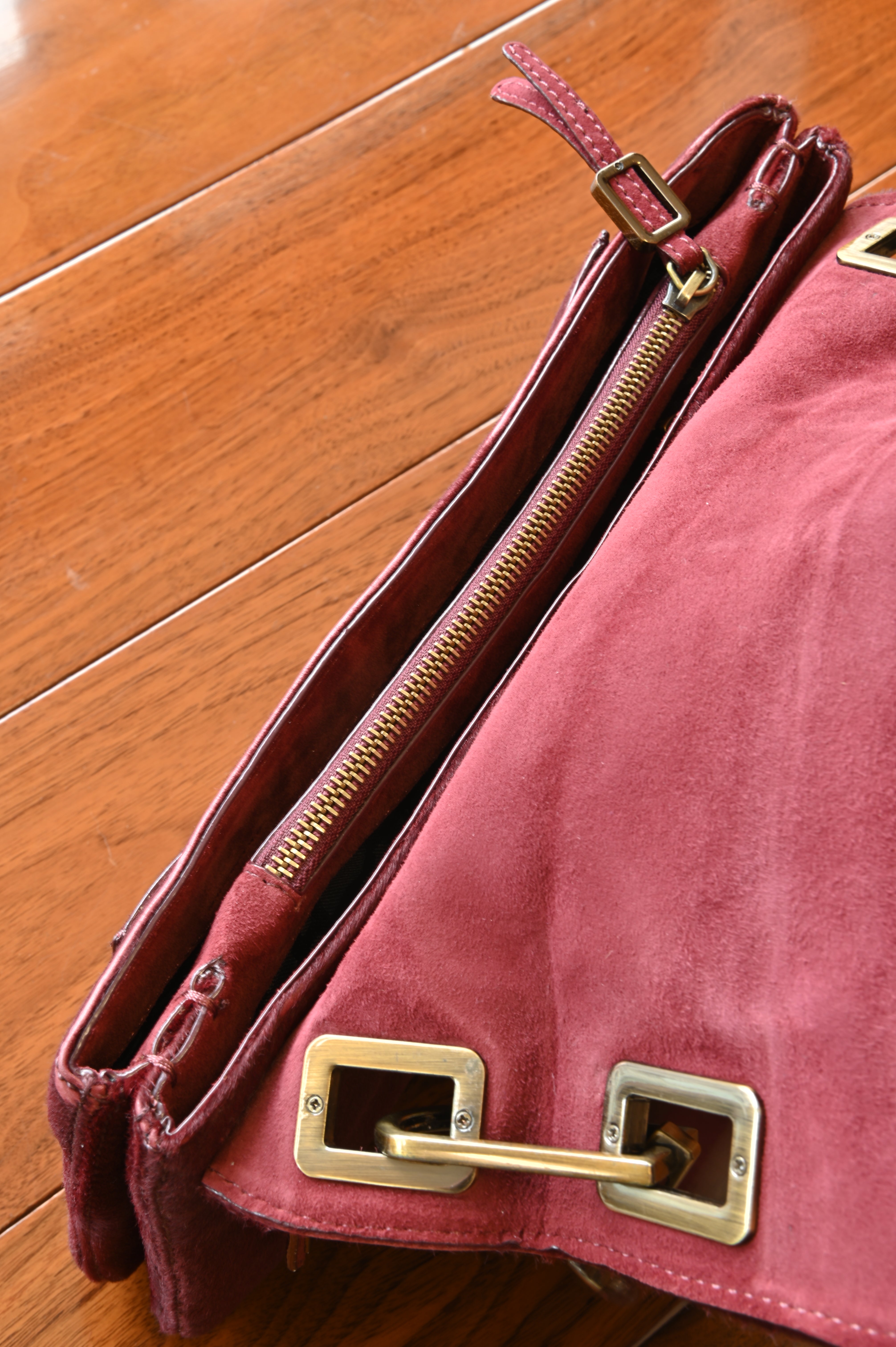 Roger Vivier Suede Burgundy Shoulder Bag zipper