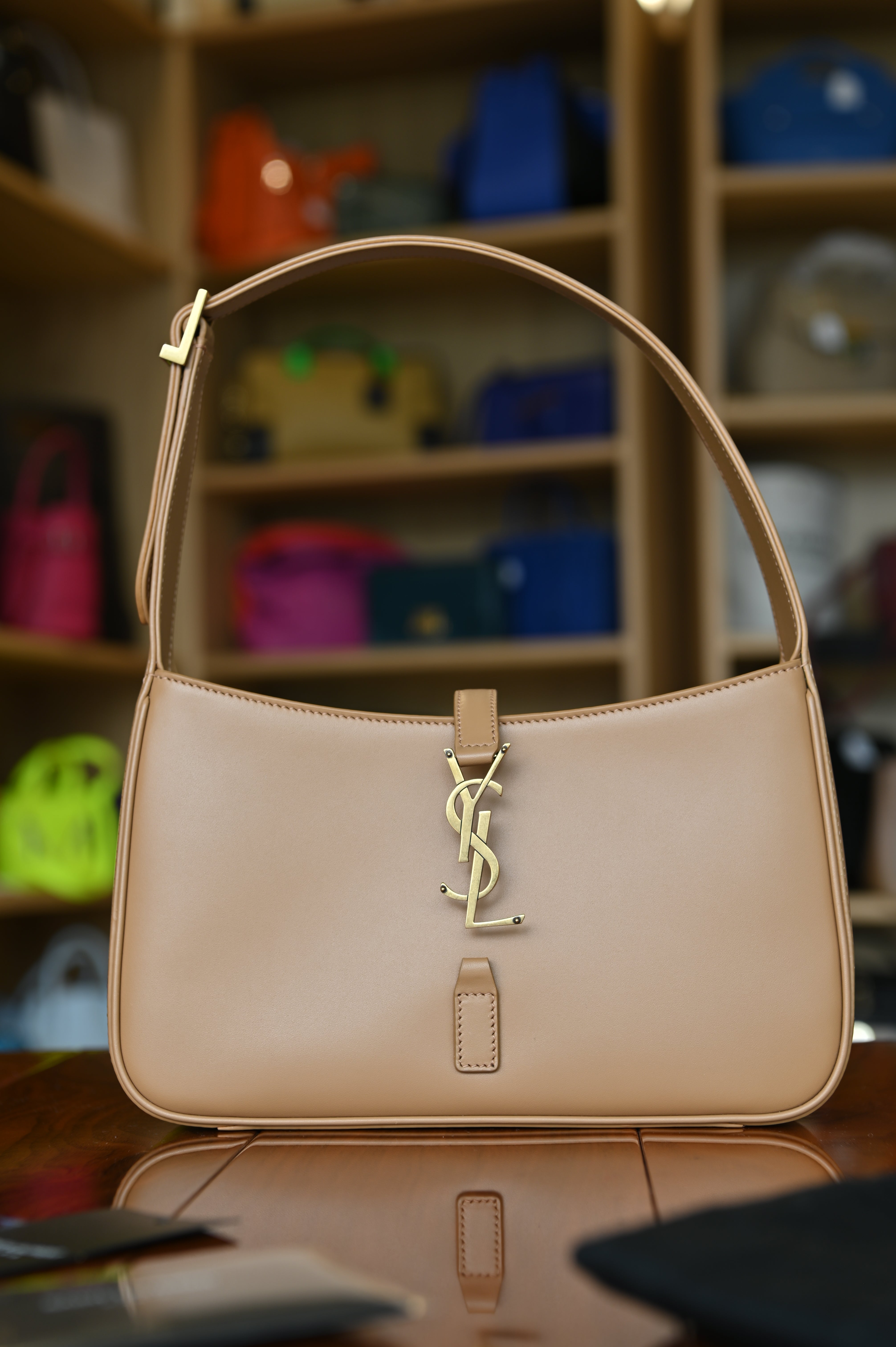 Saint Laurent Le 5 à 7 Hobo Bag Handbag