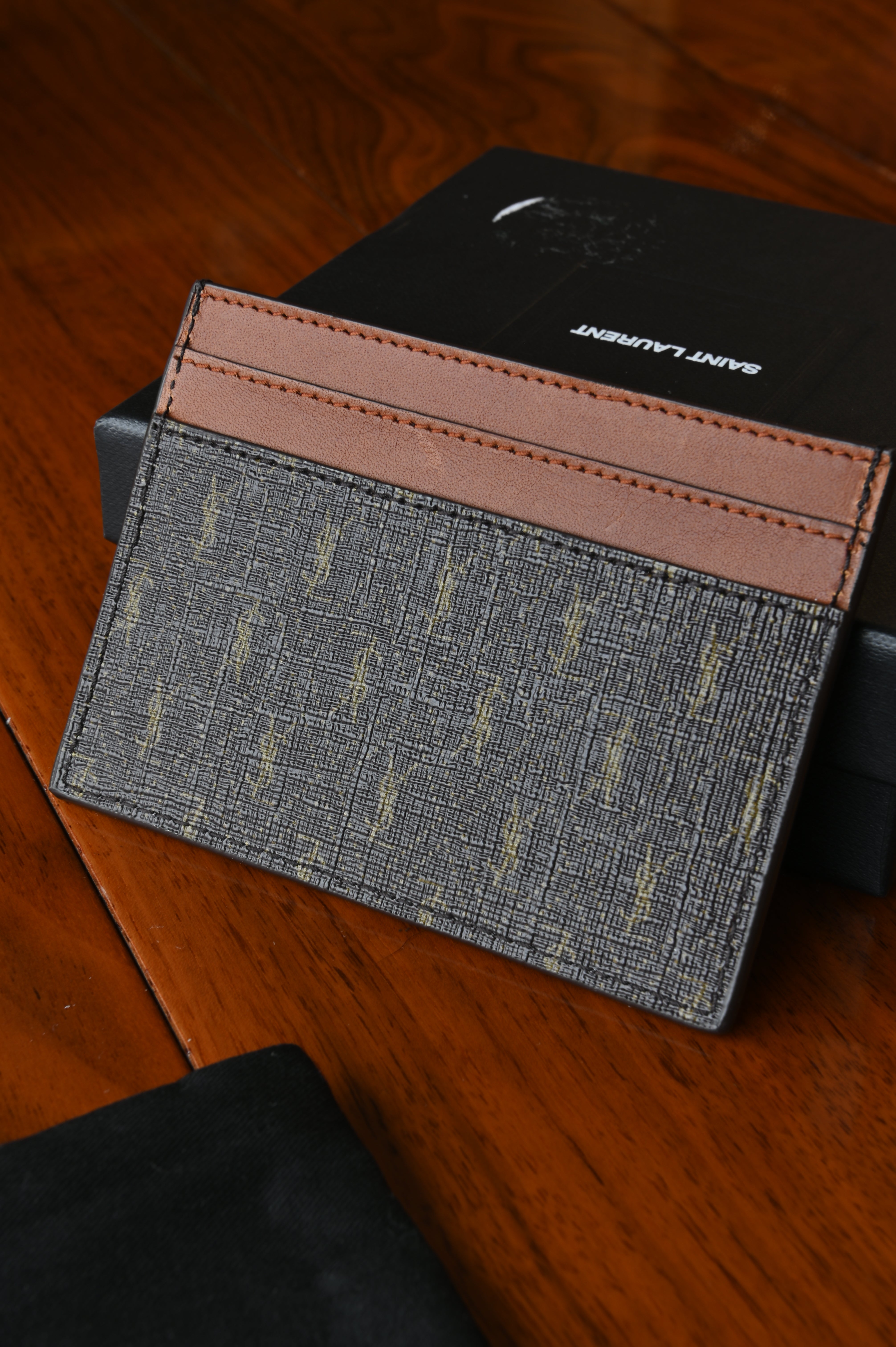 Saint Laurent Le Monogram Cardholder back side