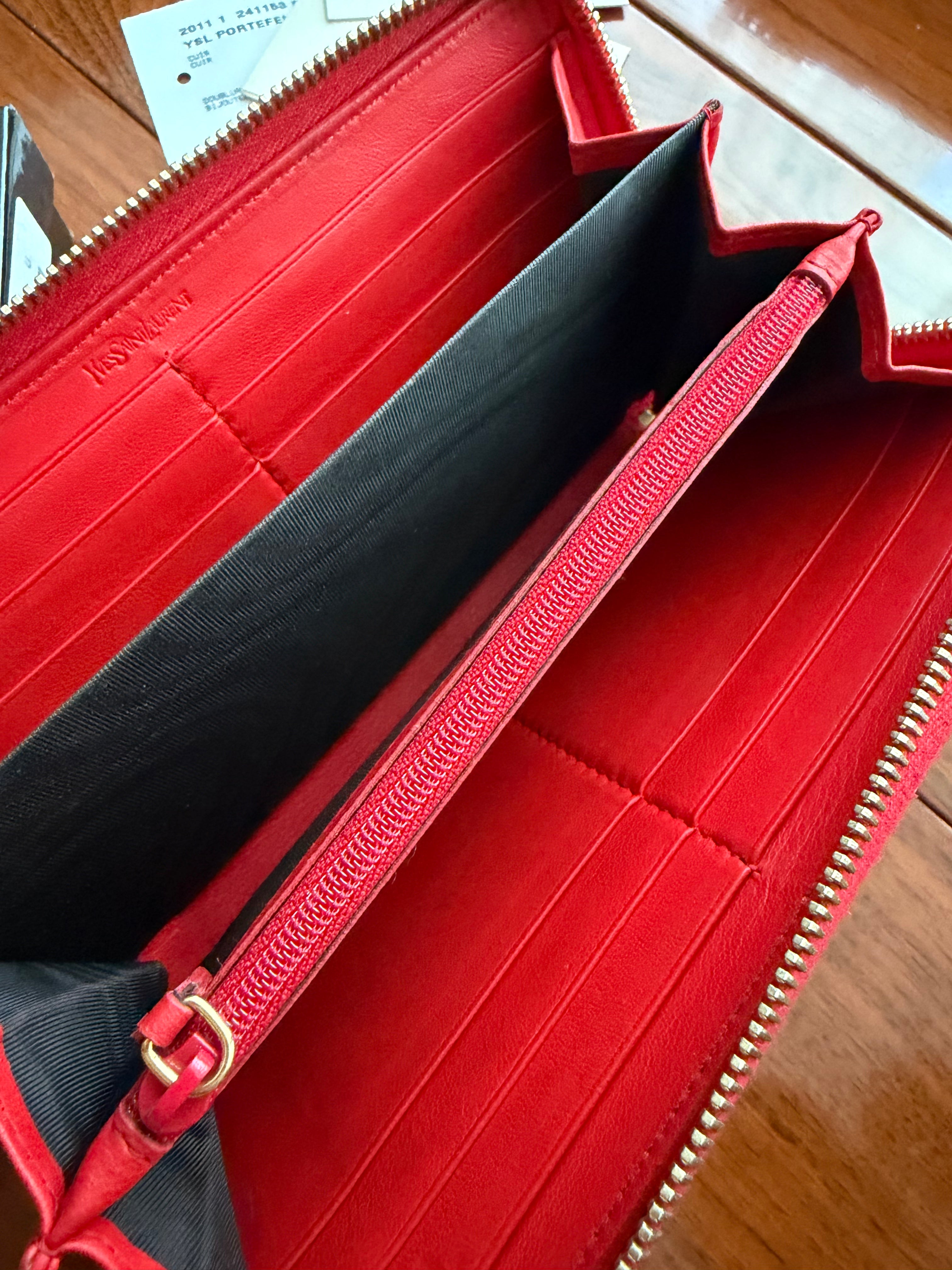 Saint Laurent Y Long Wallet in Red patent open wide view