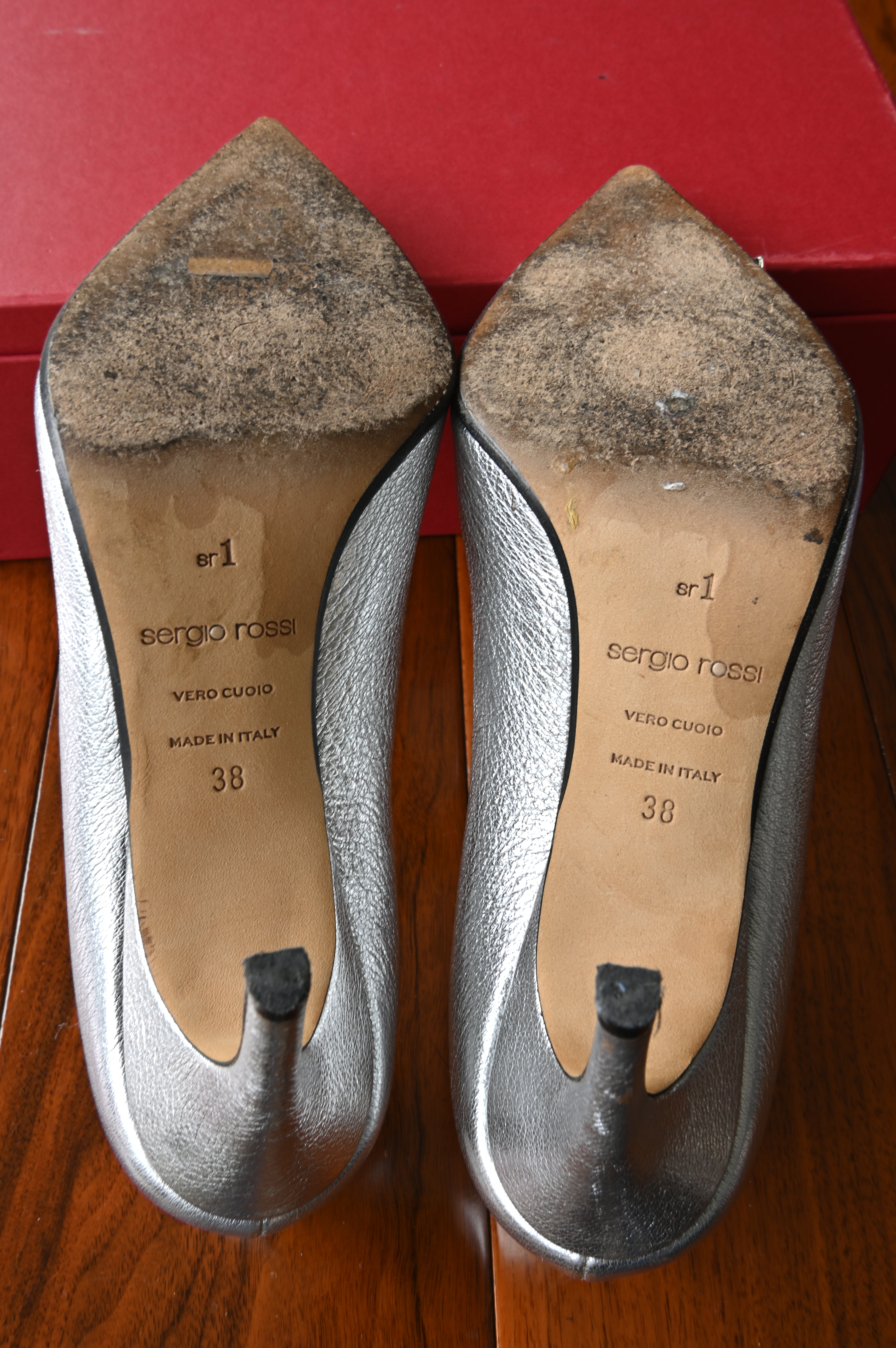 Sergio Rossi Sr1 Metallic Leather Pumps bottom