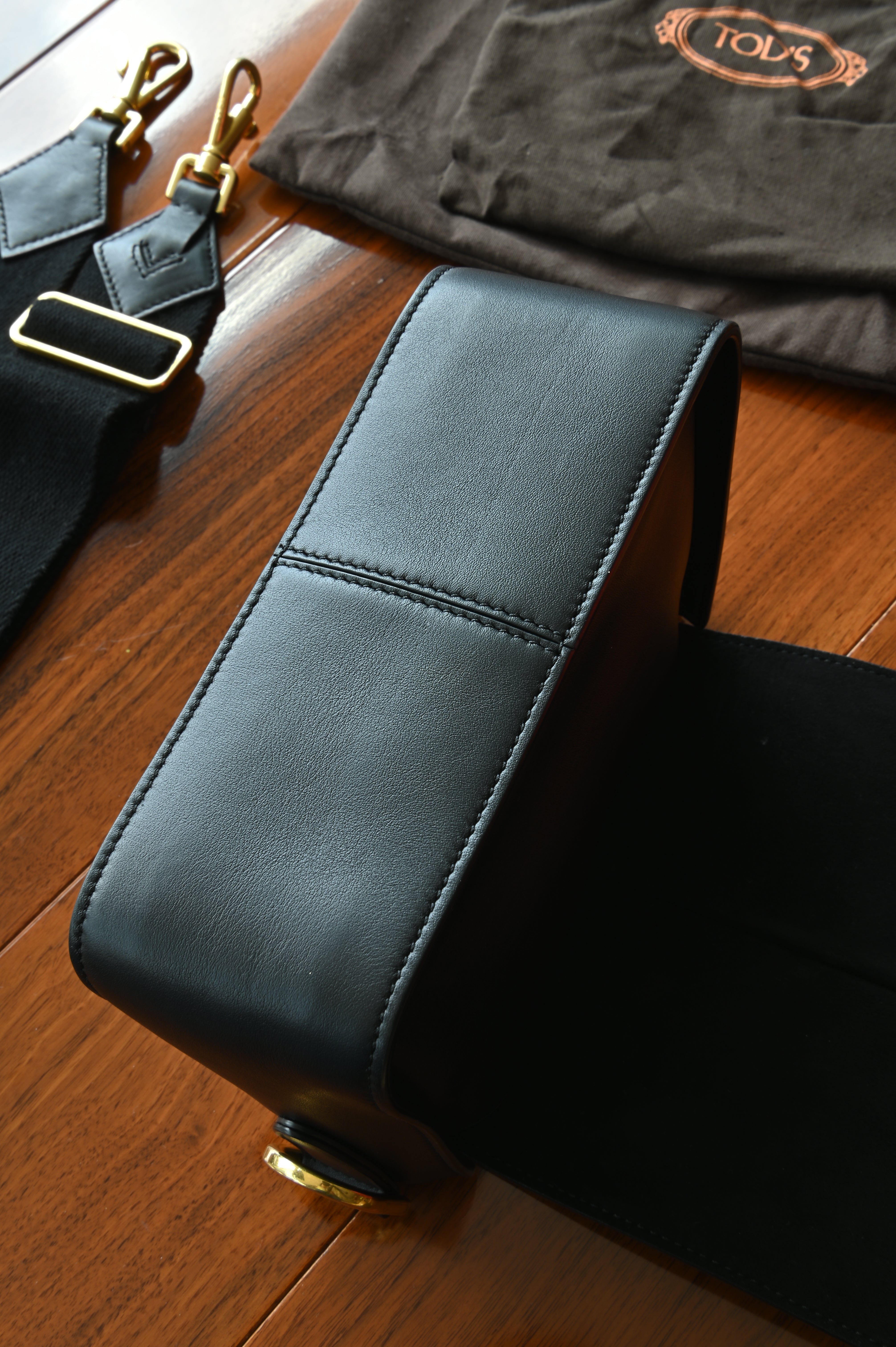 Tod's Black Lamb Leather Logo Crossbody Bag bottom