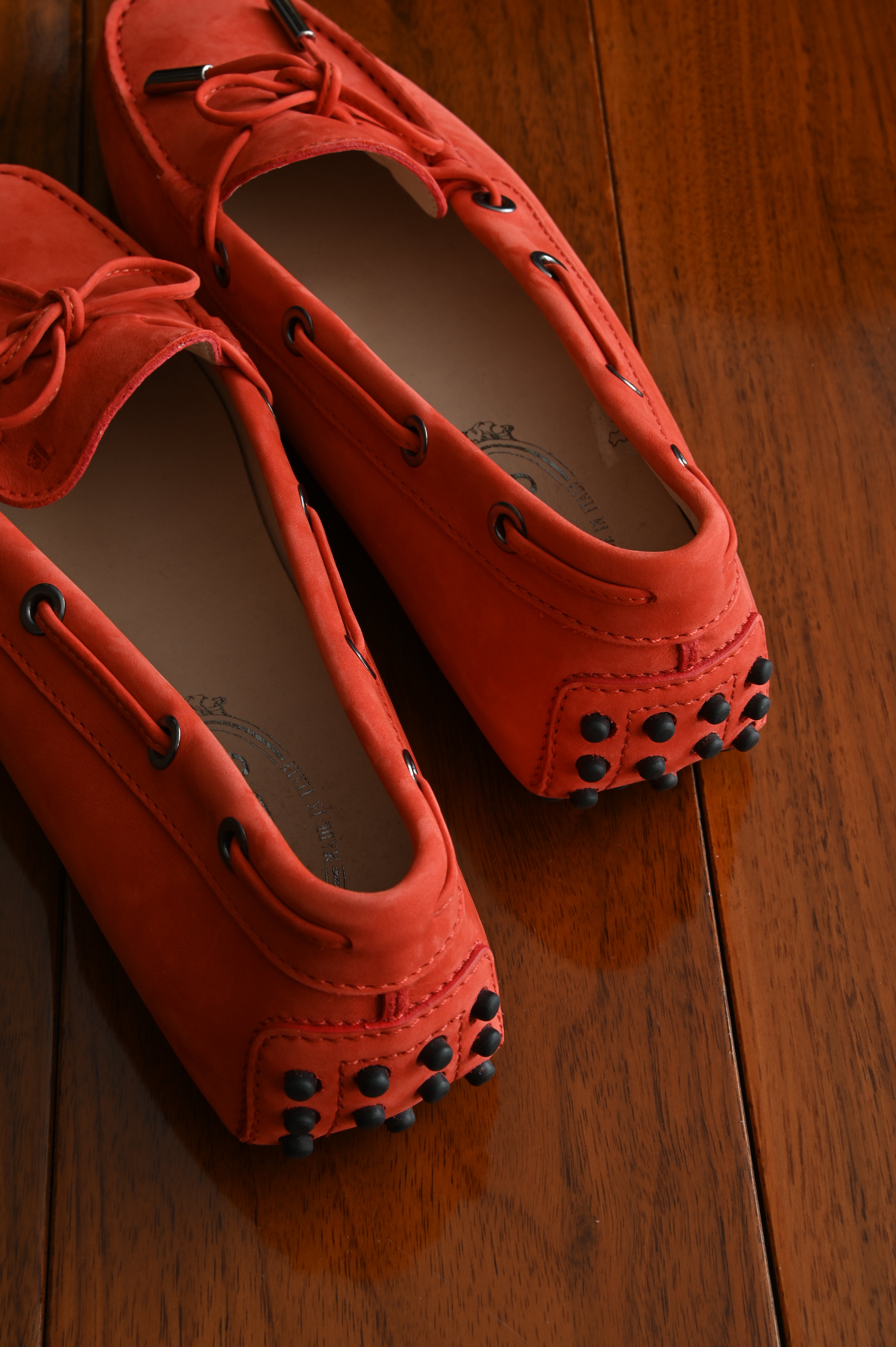 Tod's Gommino Driving Shoes loafers in Red Orange Suede