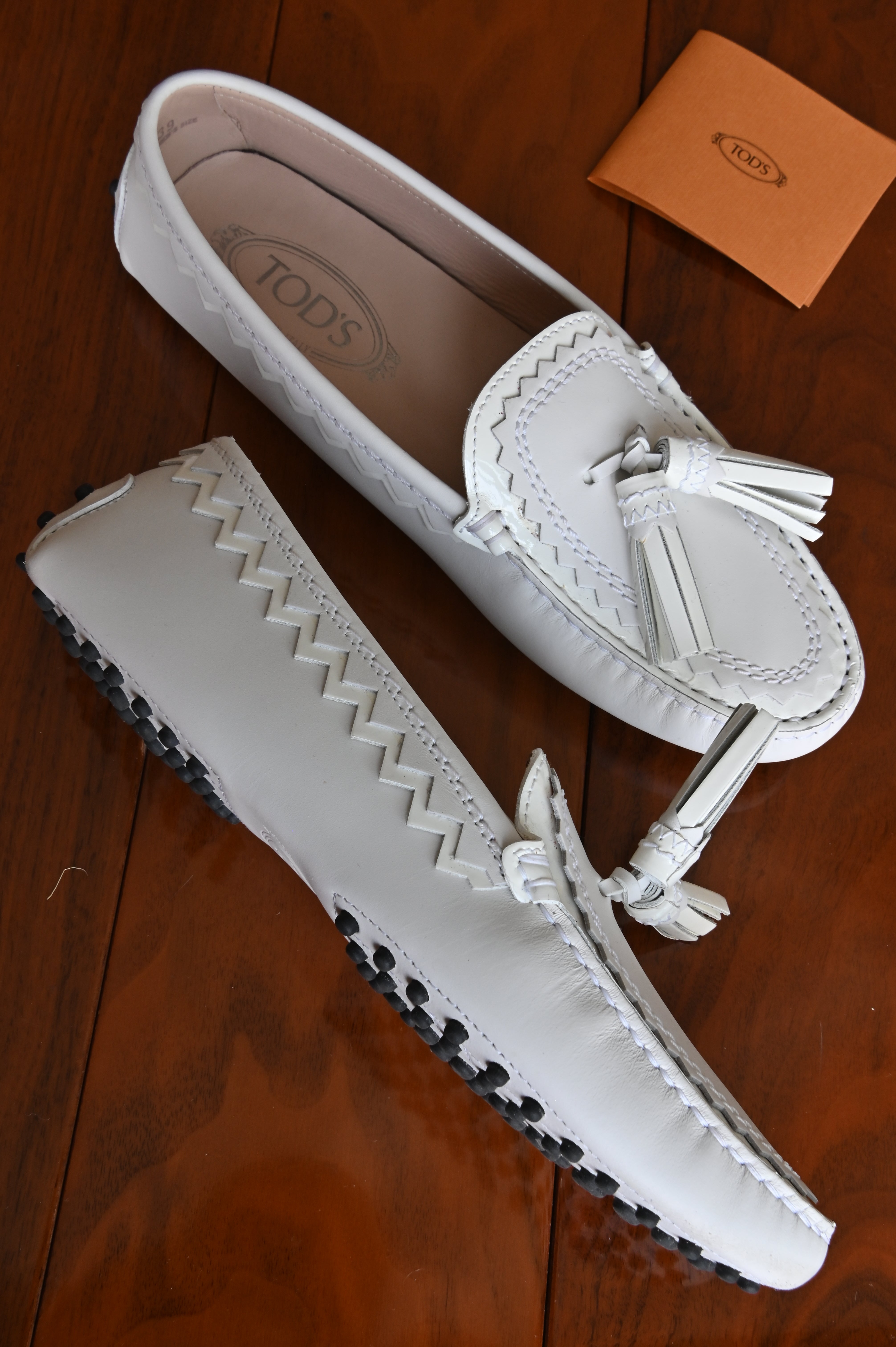 Tod's Women's Gommino Loafers right