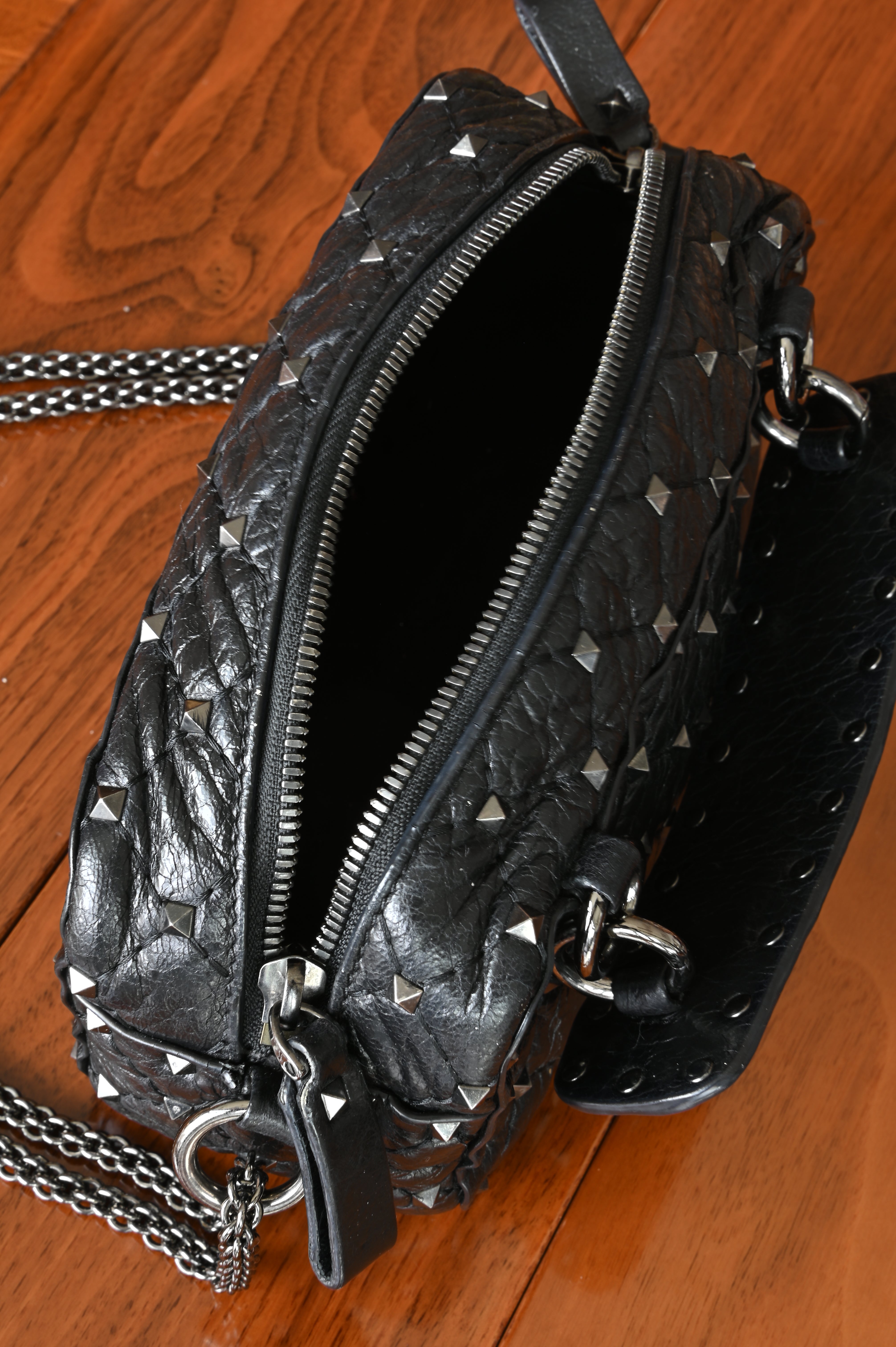Valentino Garavani Black Rockstud Crossbody Bag zipper