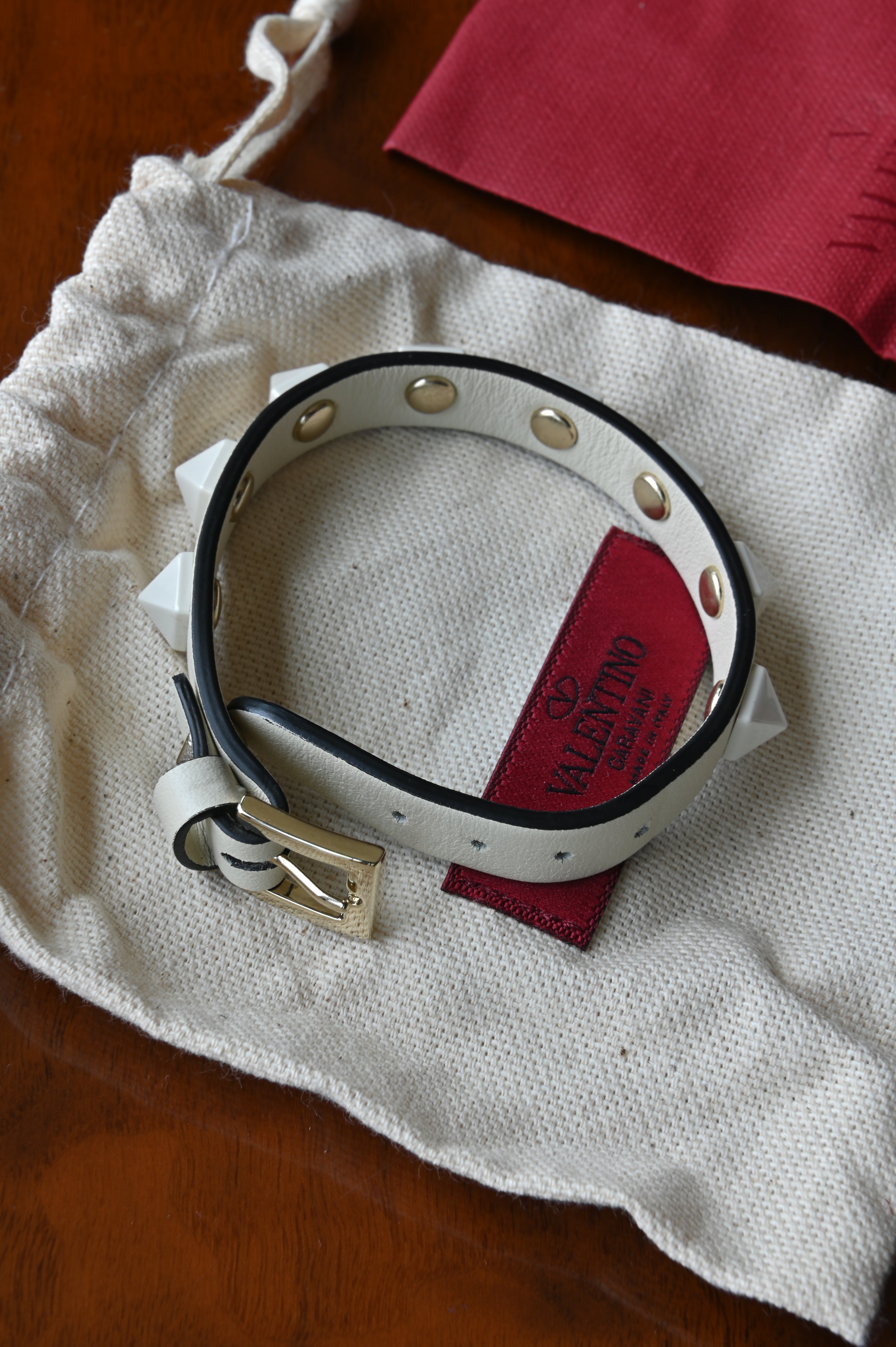 Valentino Garavani White Rockstud leather bracelet open