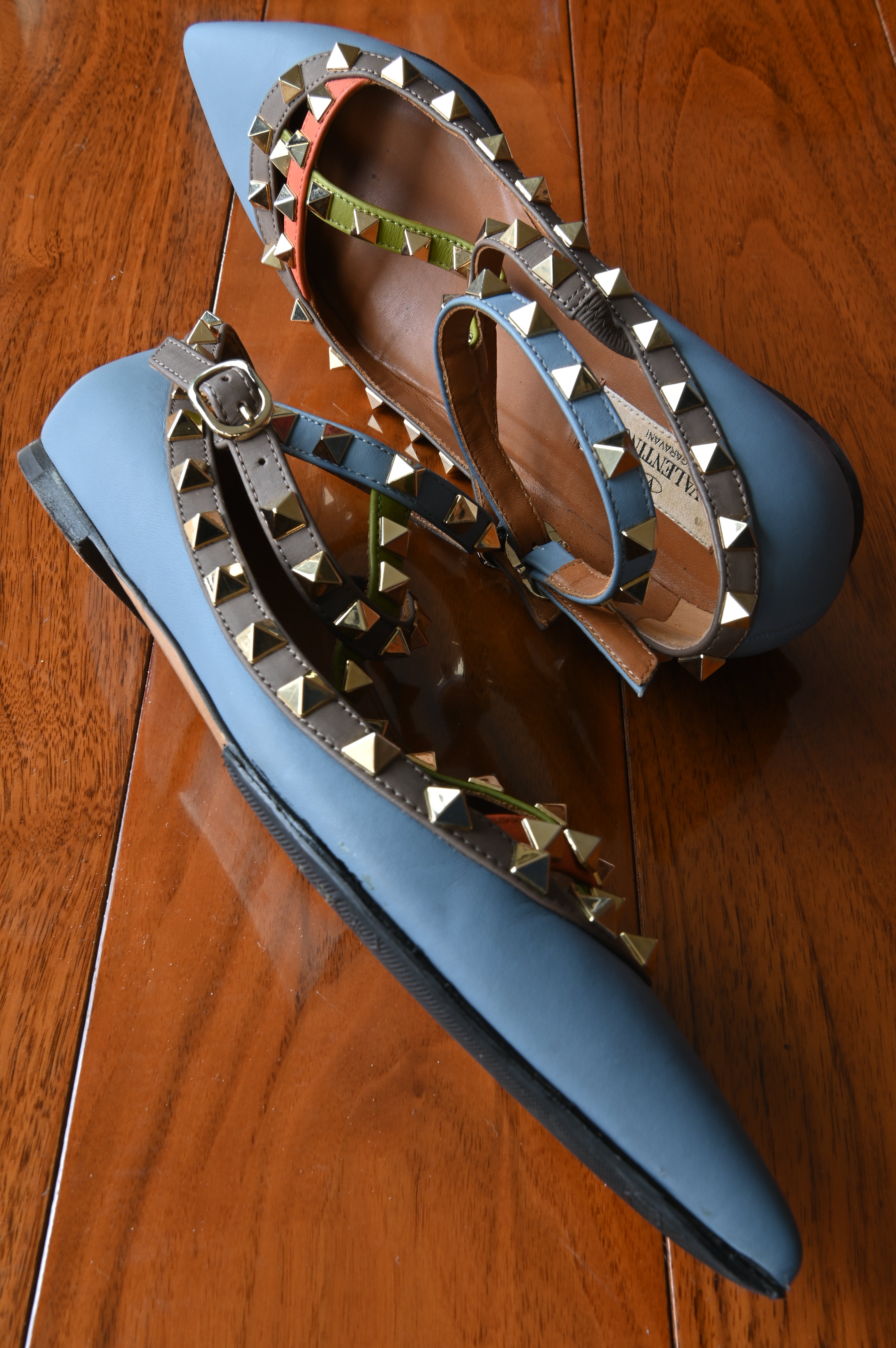 Valentino Rockstud Blue Cage Flats side
