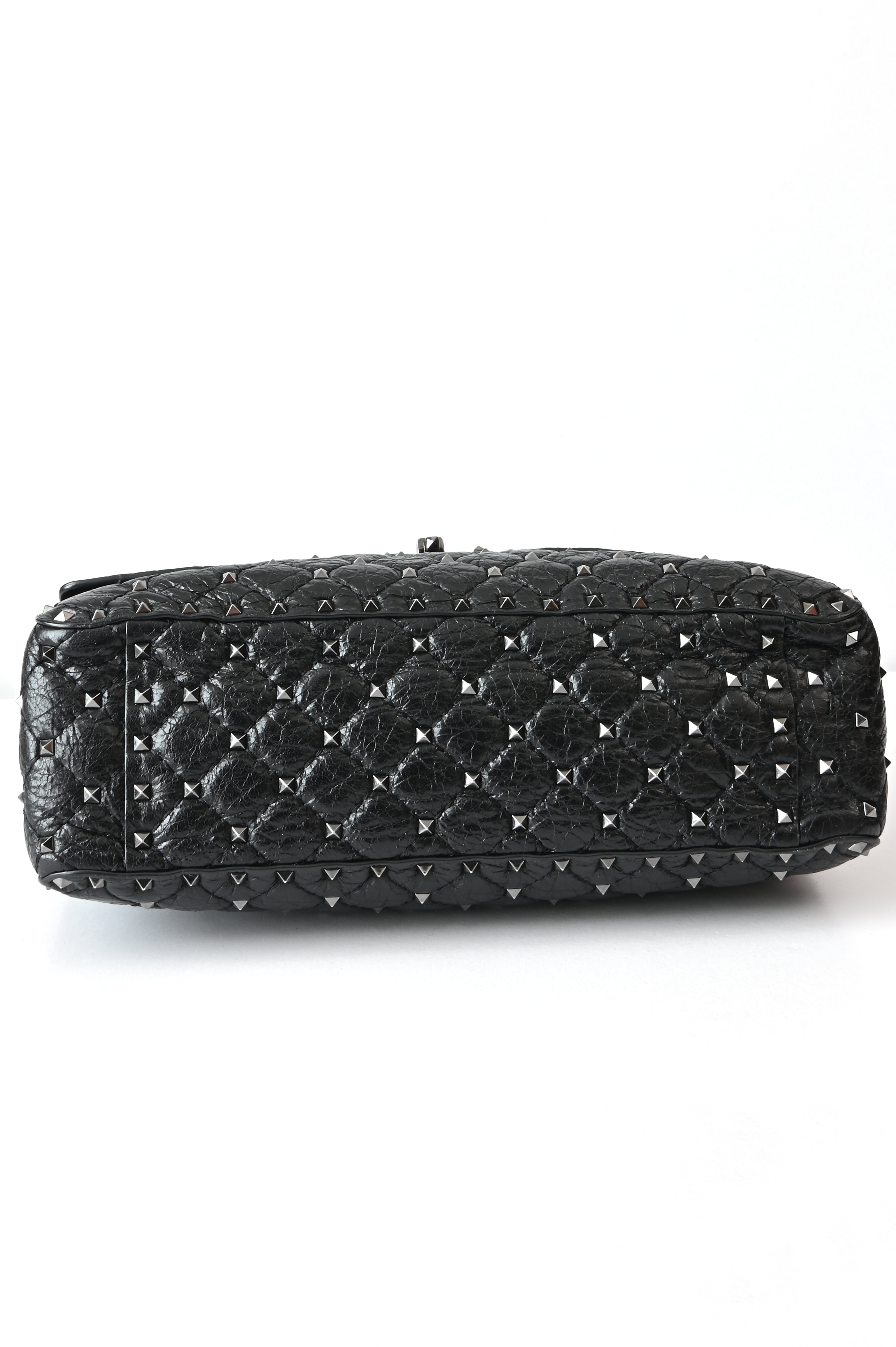 Valentino Garavani large rockstud spike bag in black