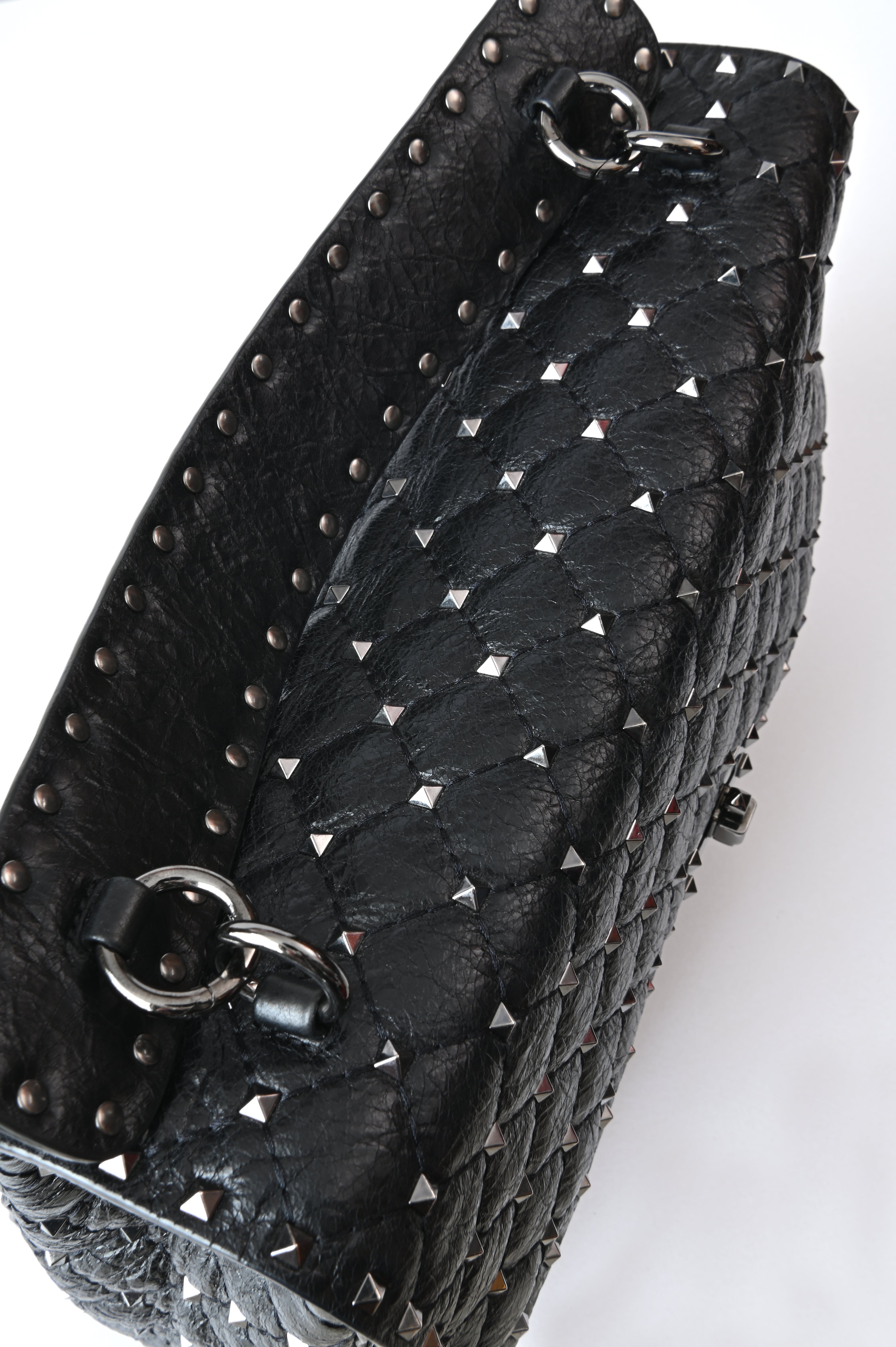 Valentino Garavani large rockstud spike bag in black