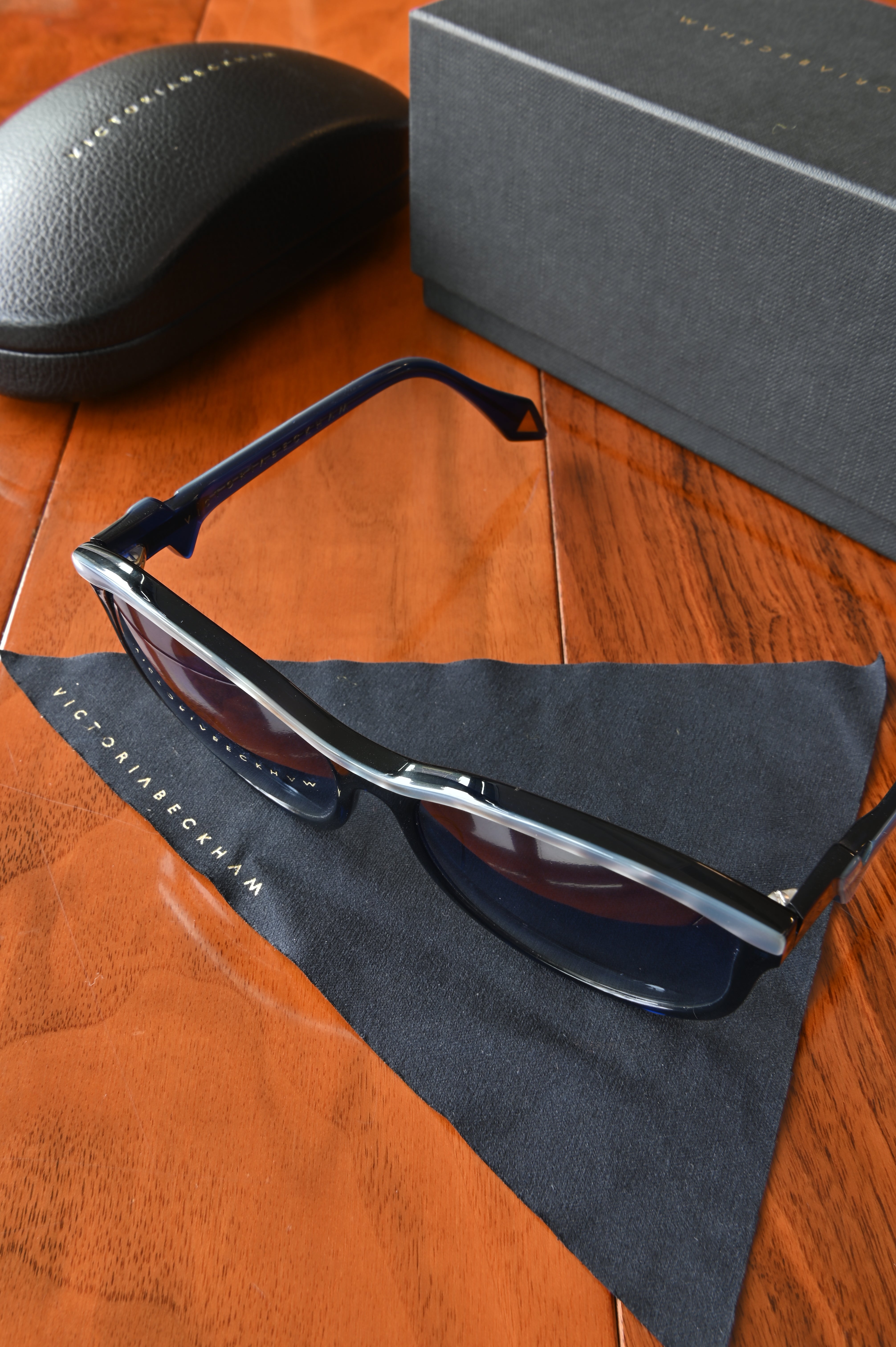 Victoria Beckham Black Silver Sunglasses top