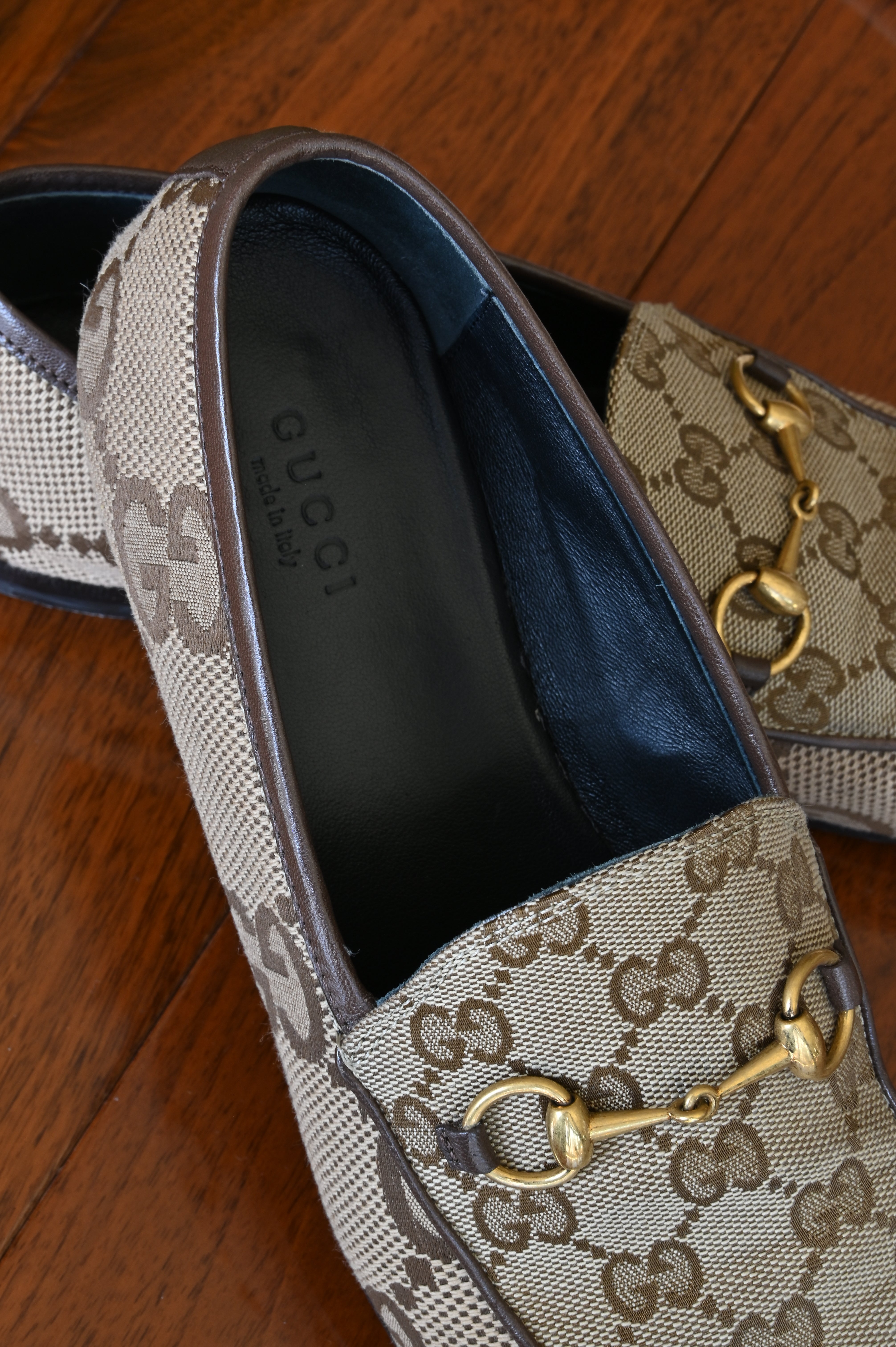 Women's Gucci Jordaan Loafers logo