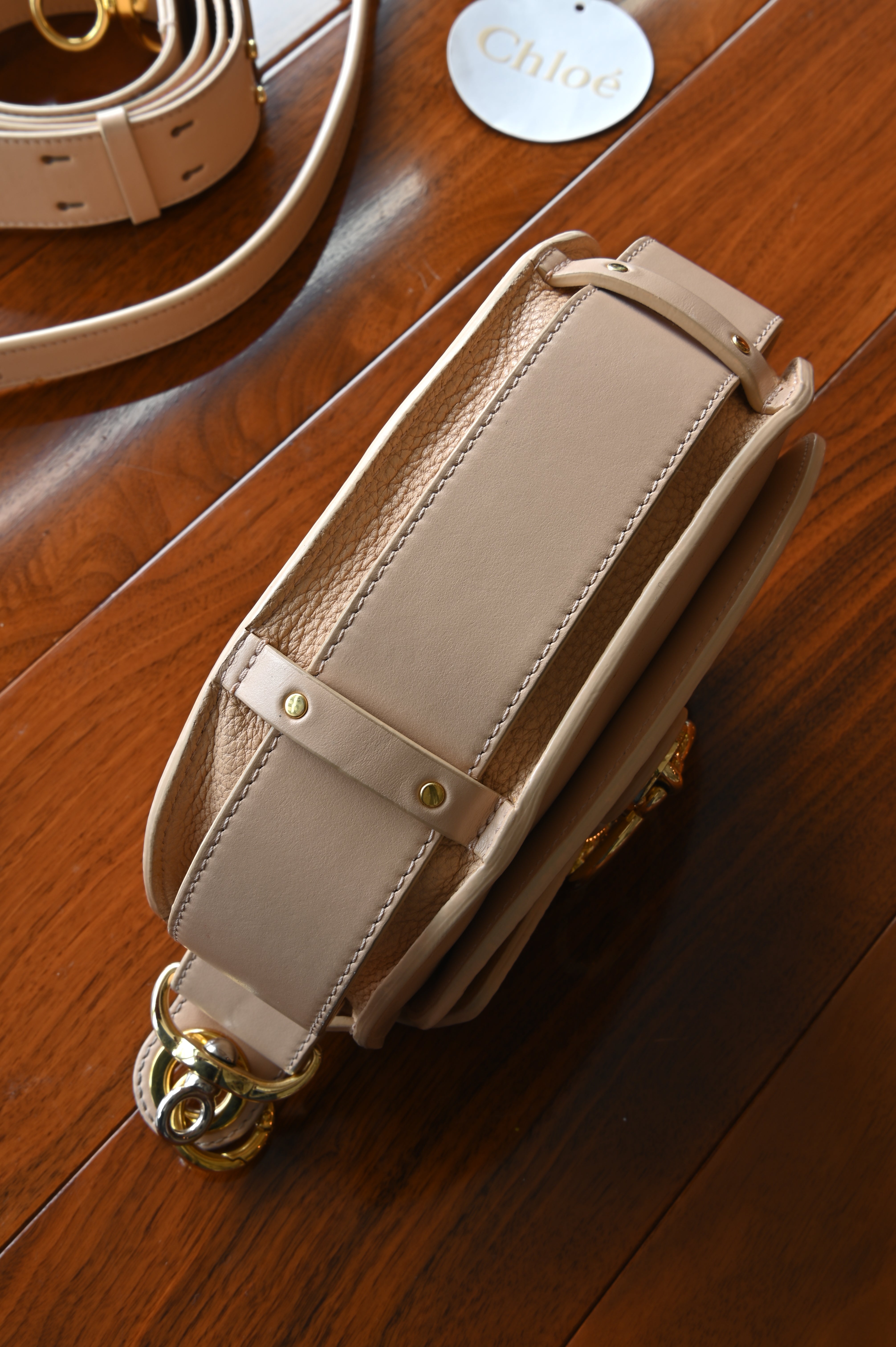 Base of Chloé Small Tess Dusty Rose leather bag